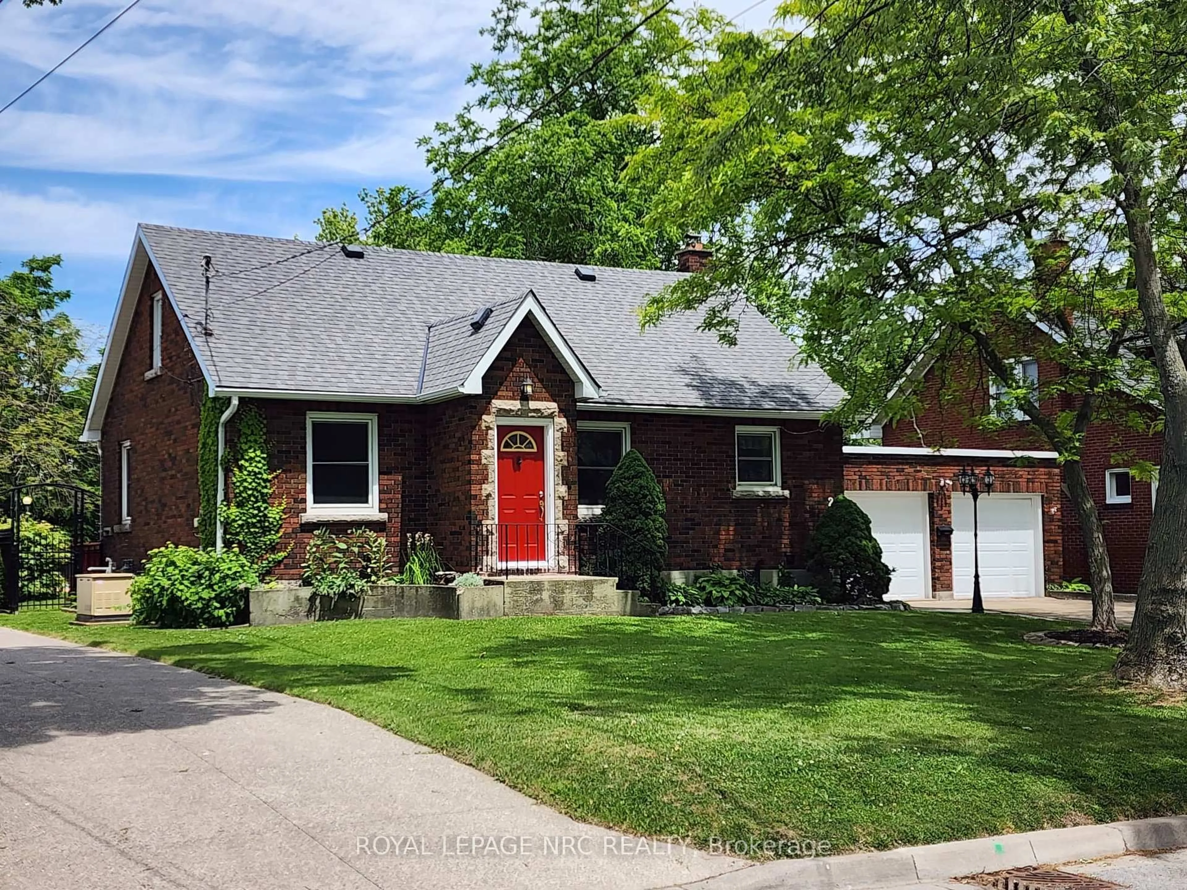 Home with brick exterior material, street for 236 HIGHLAND Ave, Fort Erie Ontario L2A 2X7