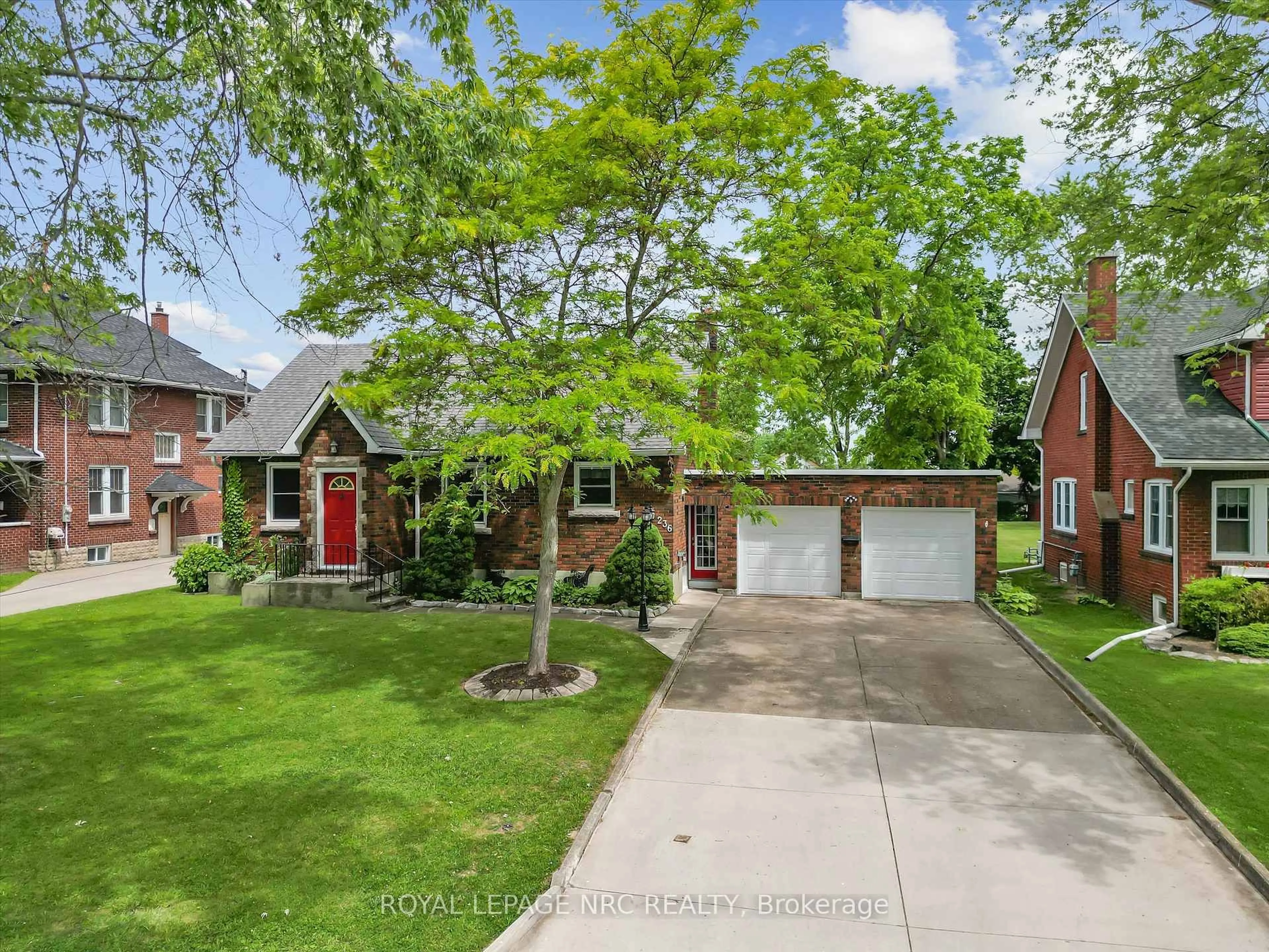Home with brick exterior material, street for 236 HIGHLAND Ave, Fort Erie Ontario L2A 2X7