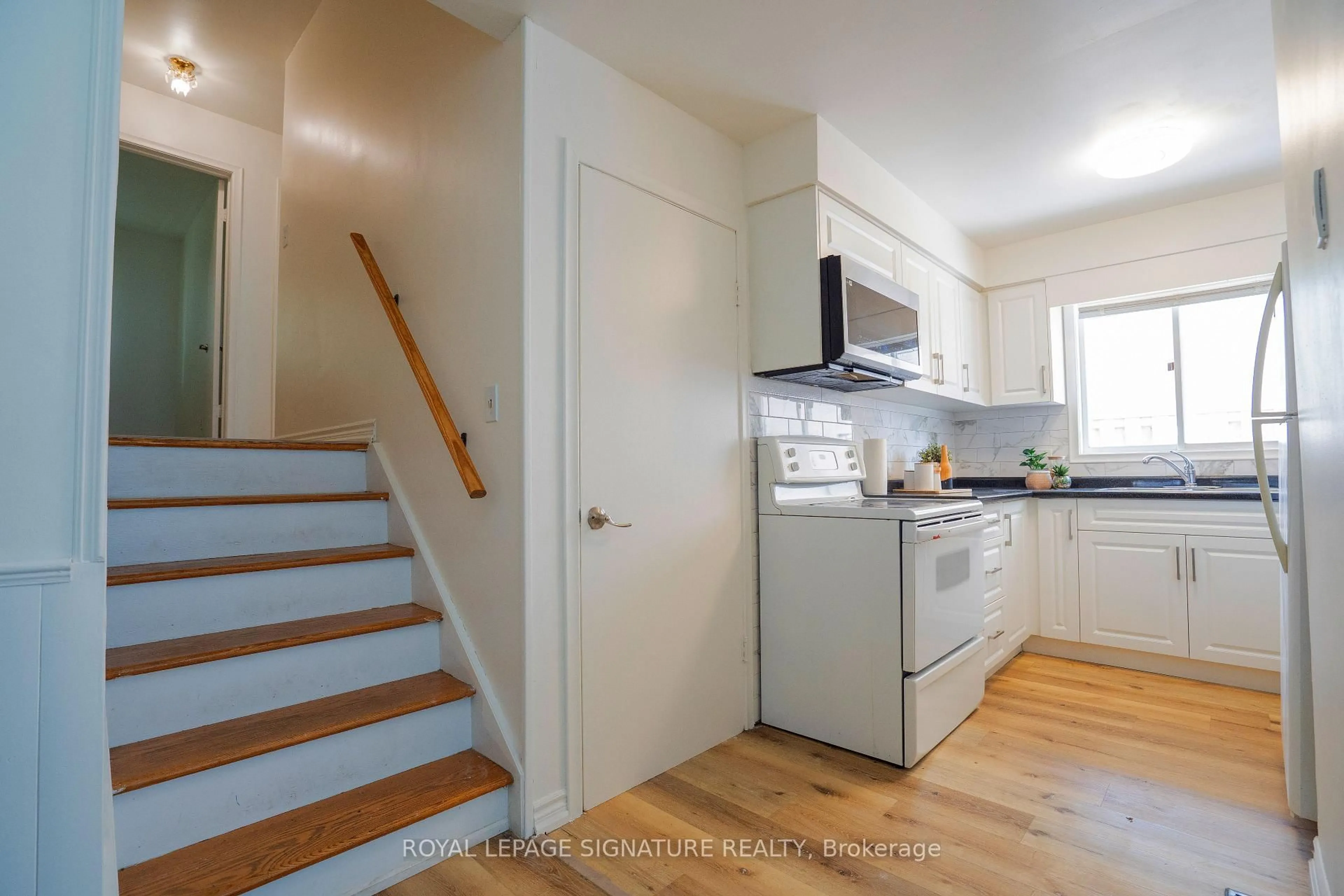 Standard kitchen, unknown for 88 Conway Dr, Kitchener Ontario N2A 2C5