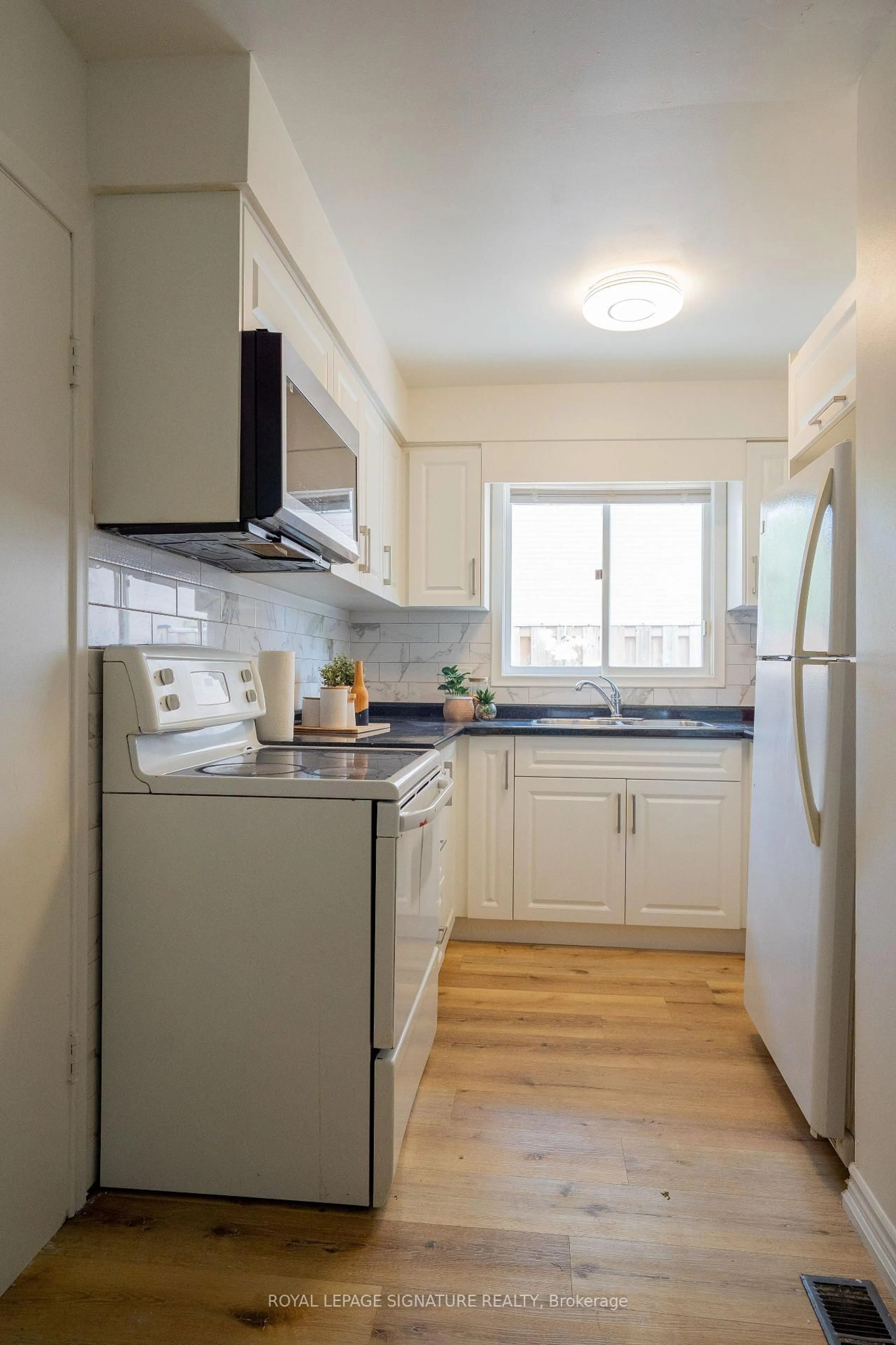 Standard kitchen, unknown for 88 Conway Dr, Kitchener Ontario N2A 2C5