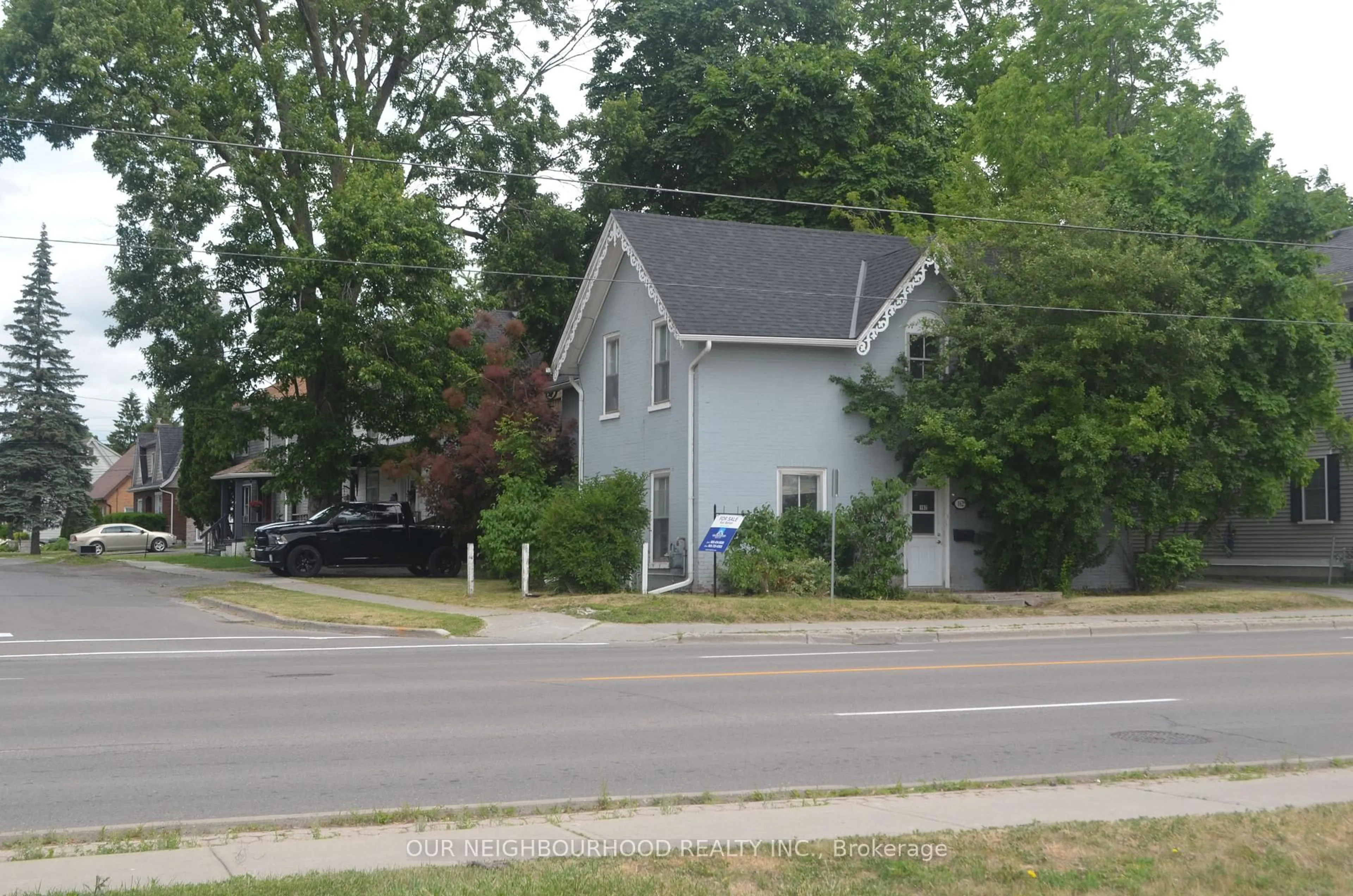 Blurry image for 162 Dundas St, Belleville Ontario K8N 1C8