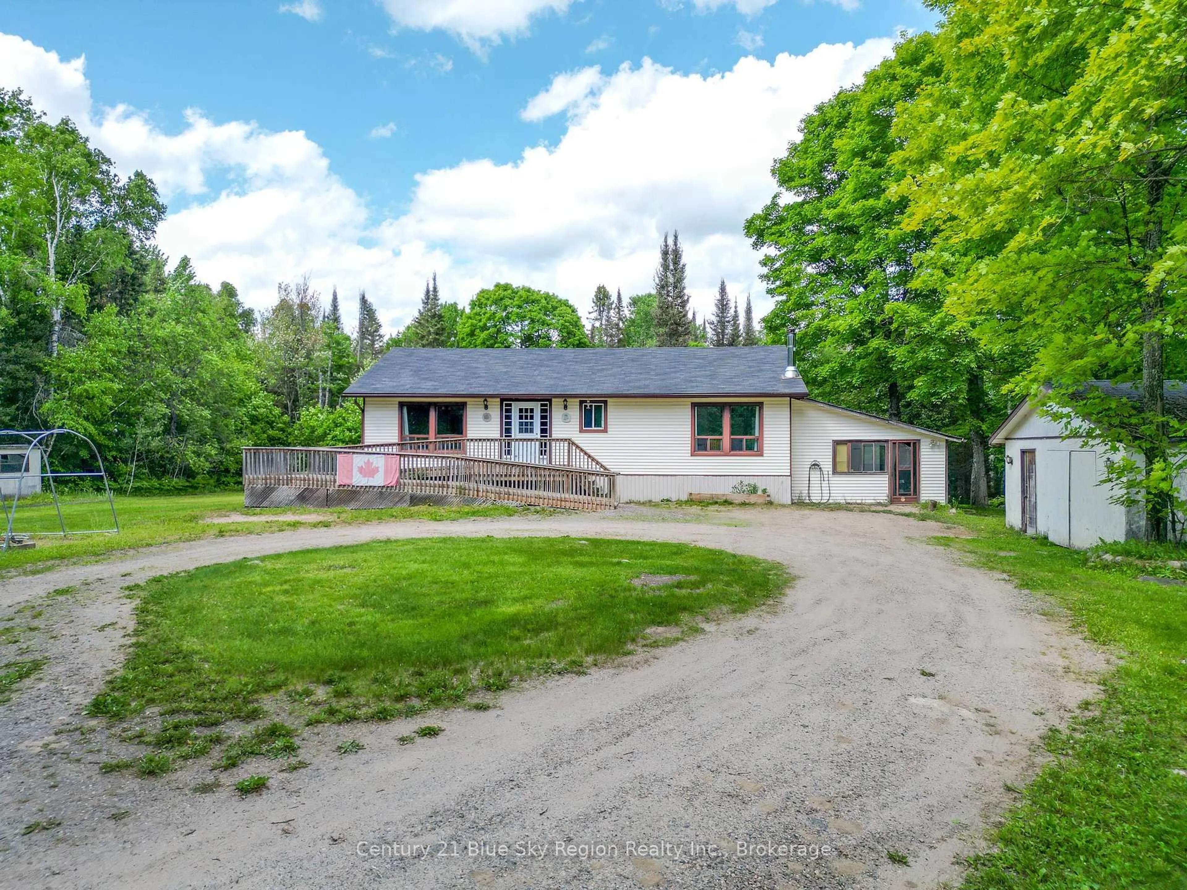 A pic from outside/outdoor area/front of a property/back of a property/a pic from drone, street for 927 Albert St, Strong Ontario P0A 1Z0