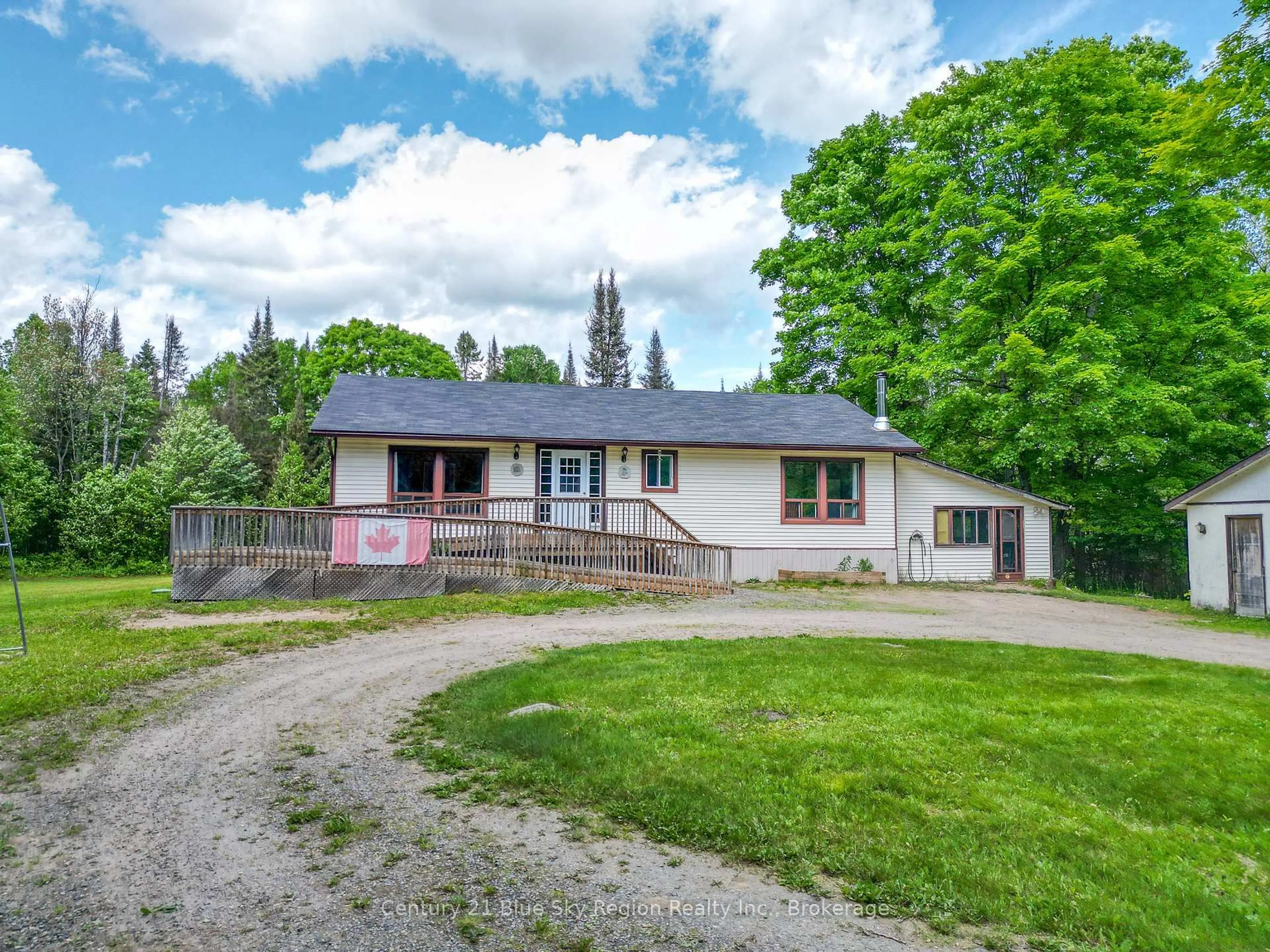 A pic from outside/outdoor area/front of a property/back of a property/a pic from drone, street for 927 Albert St, Strong Ontario P0A 1Z0