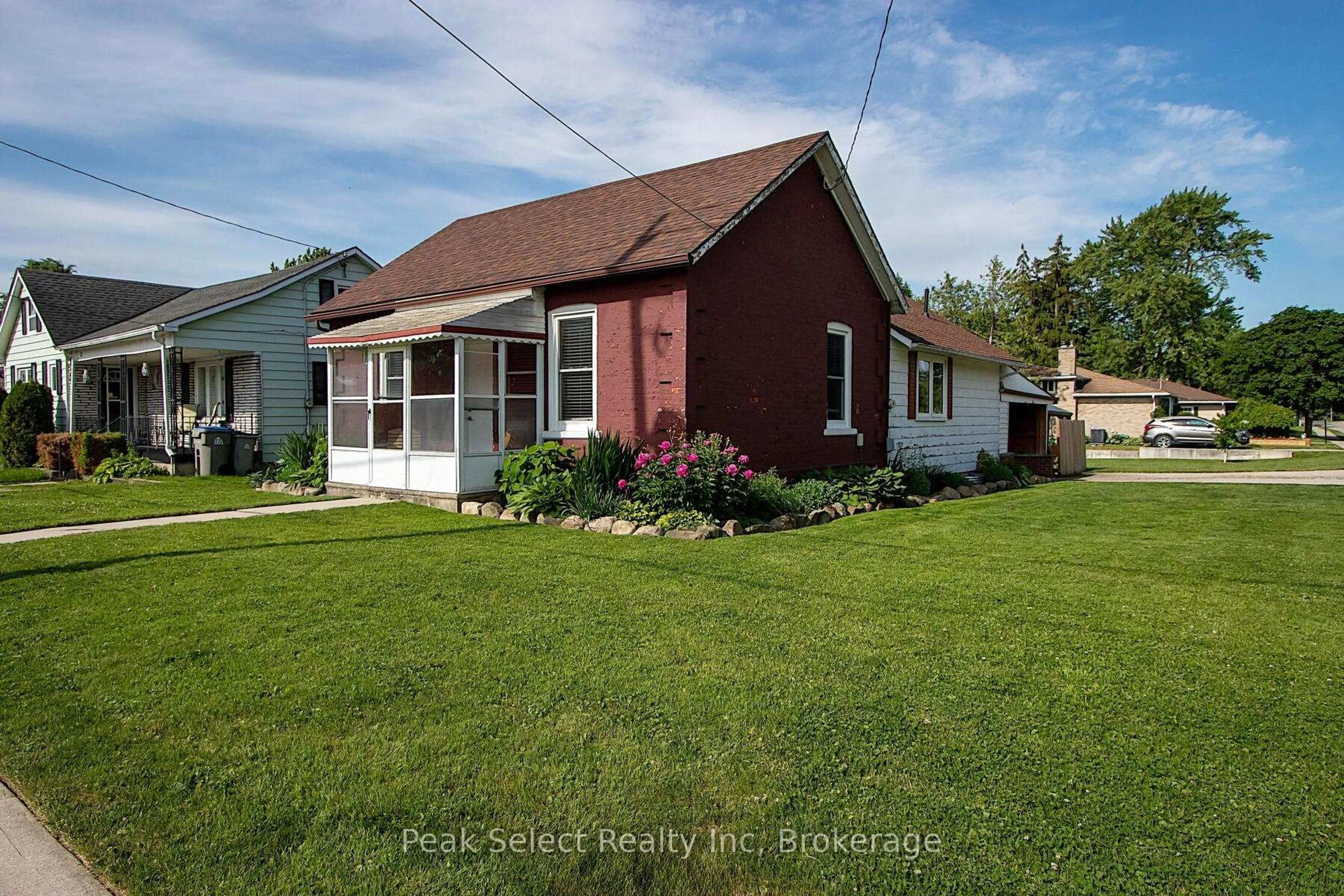 Unknown for 46 SALINA St, St. Marys Ontario N4X 1B4