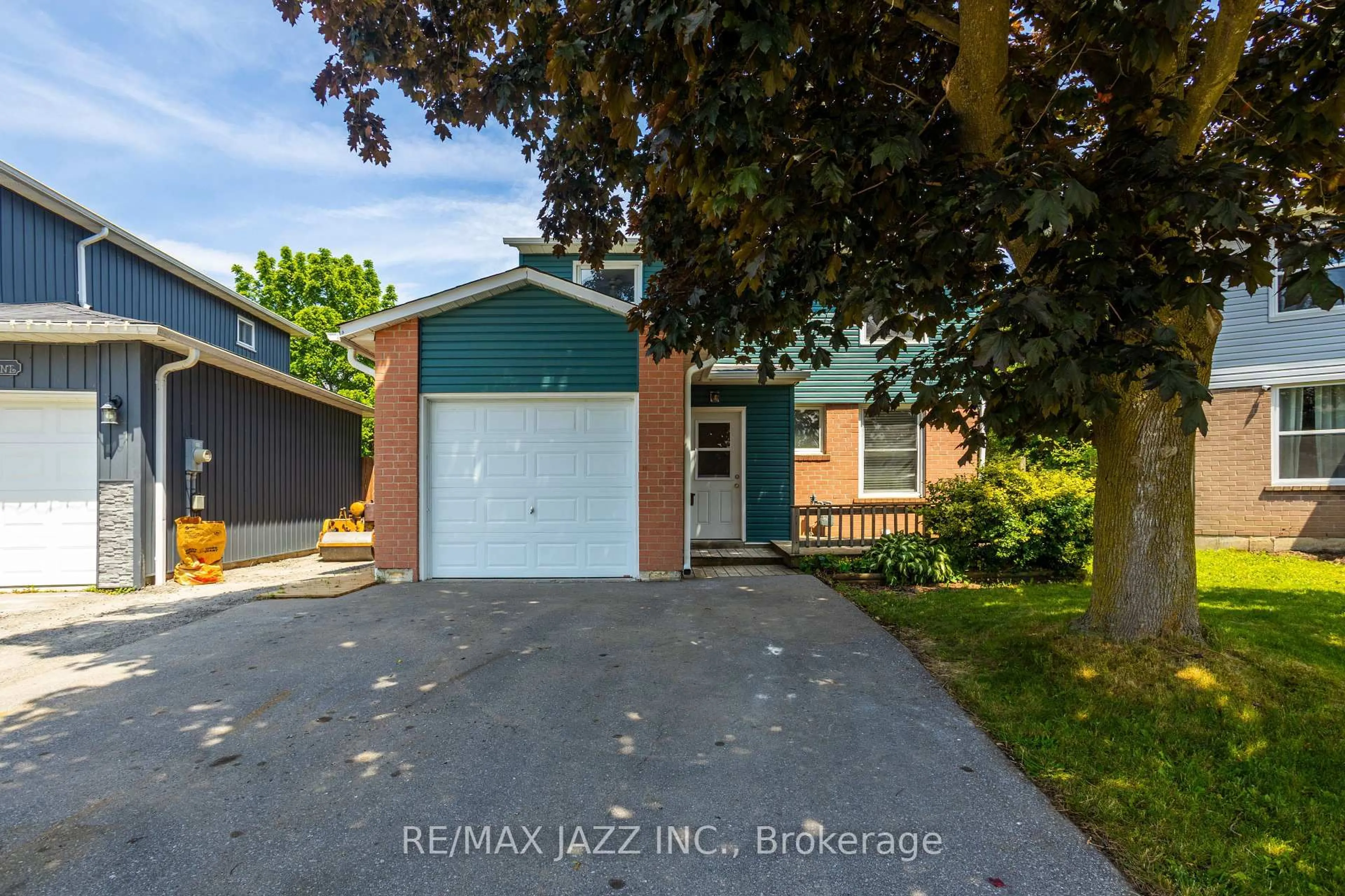 Home with brick exterior material, street for 19 Arthur Mark Dr, Port Hope Ontario L1A 3W9