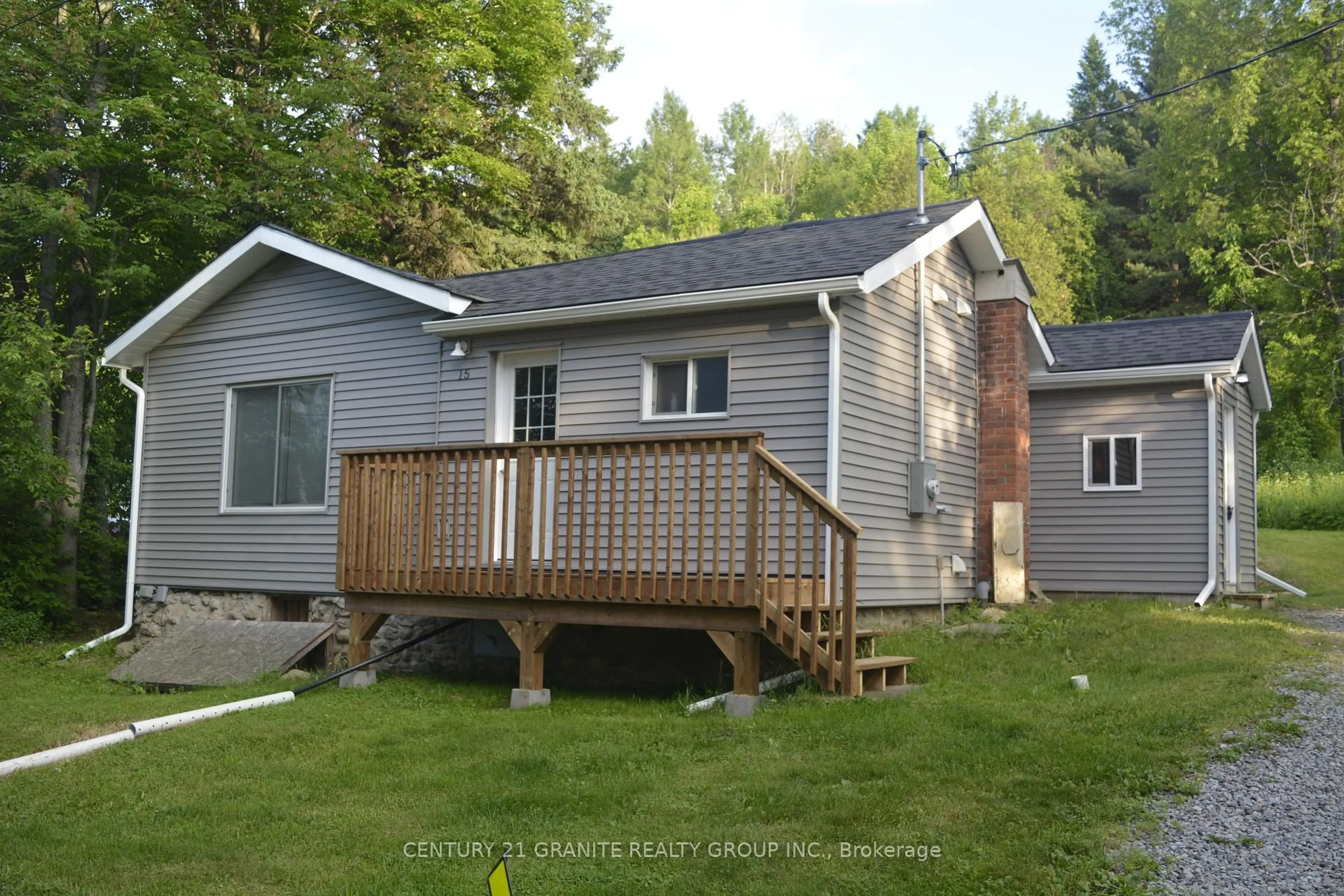 Home with vinyl exterior material, unknown for 15 Battelle Rd, Bancroft Ontario K0L 1C0