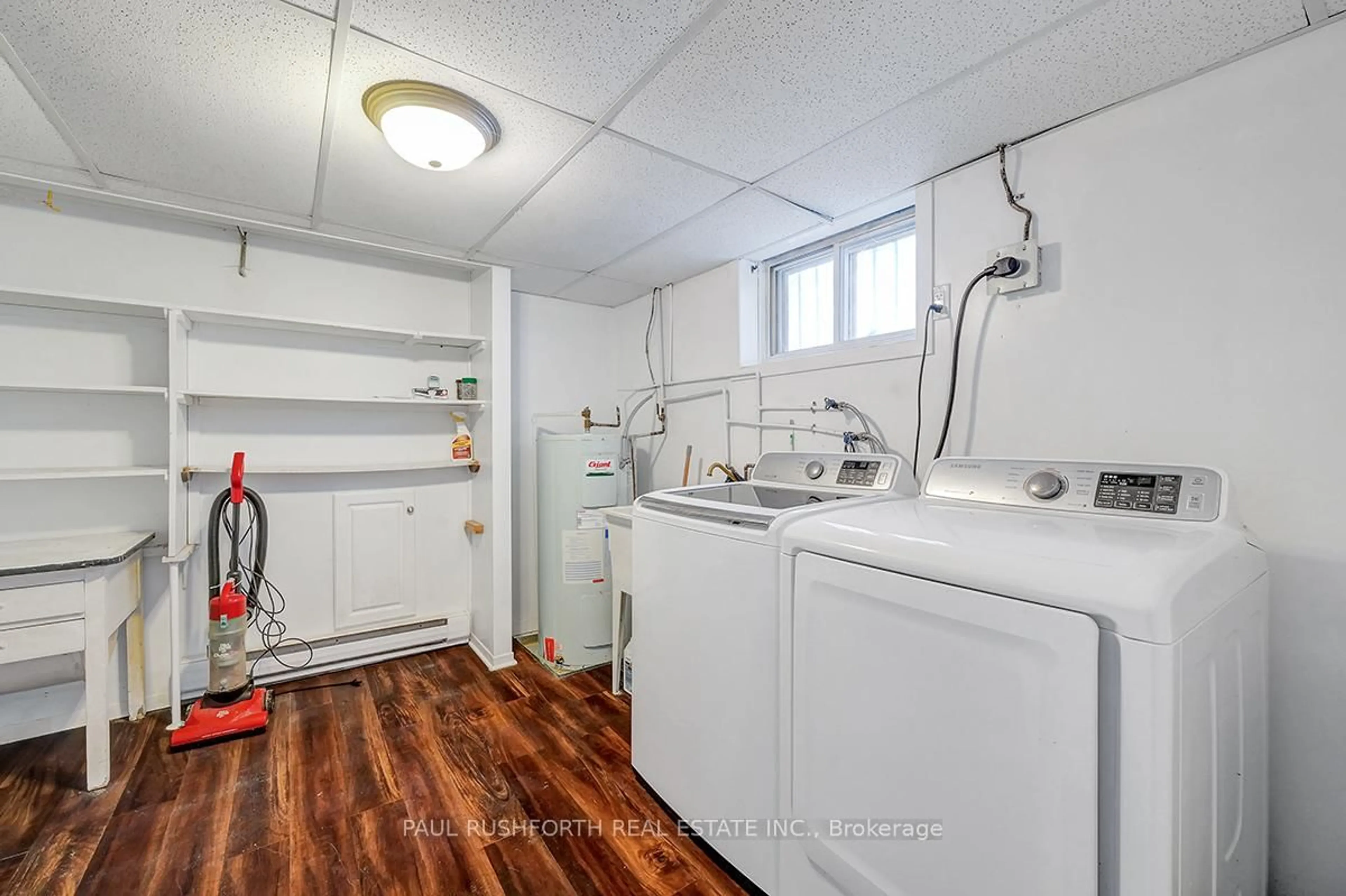 Laundry room for 1659 Abbey Rd, Ottawa Ontario K1G 0H4