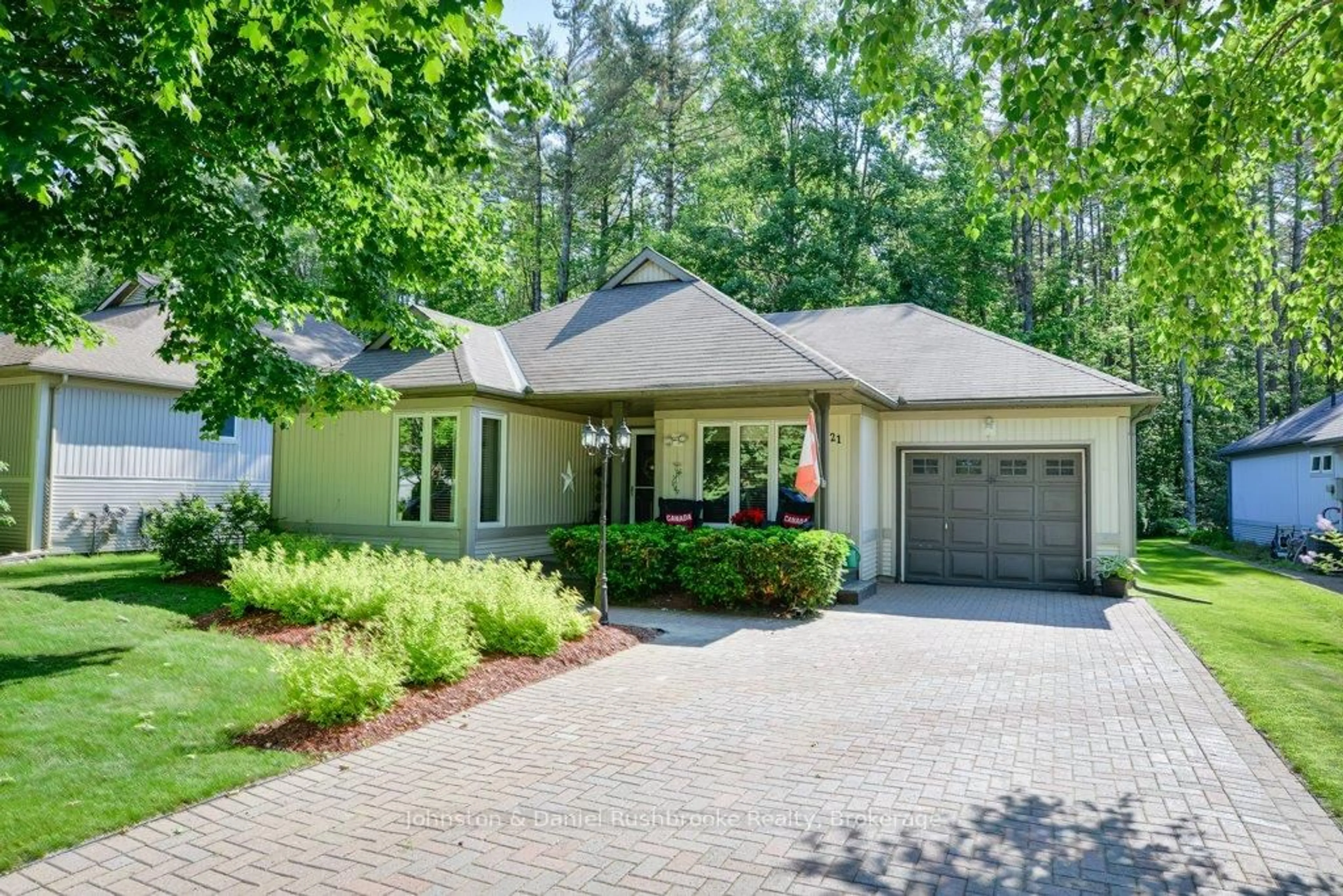 Home with brick exterior material, street for 21 Pineridge Gate, Gravenhurst Ontario P1P 1Y4