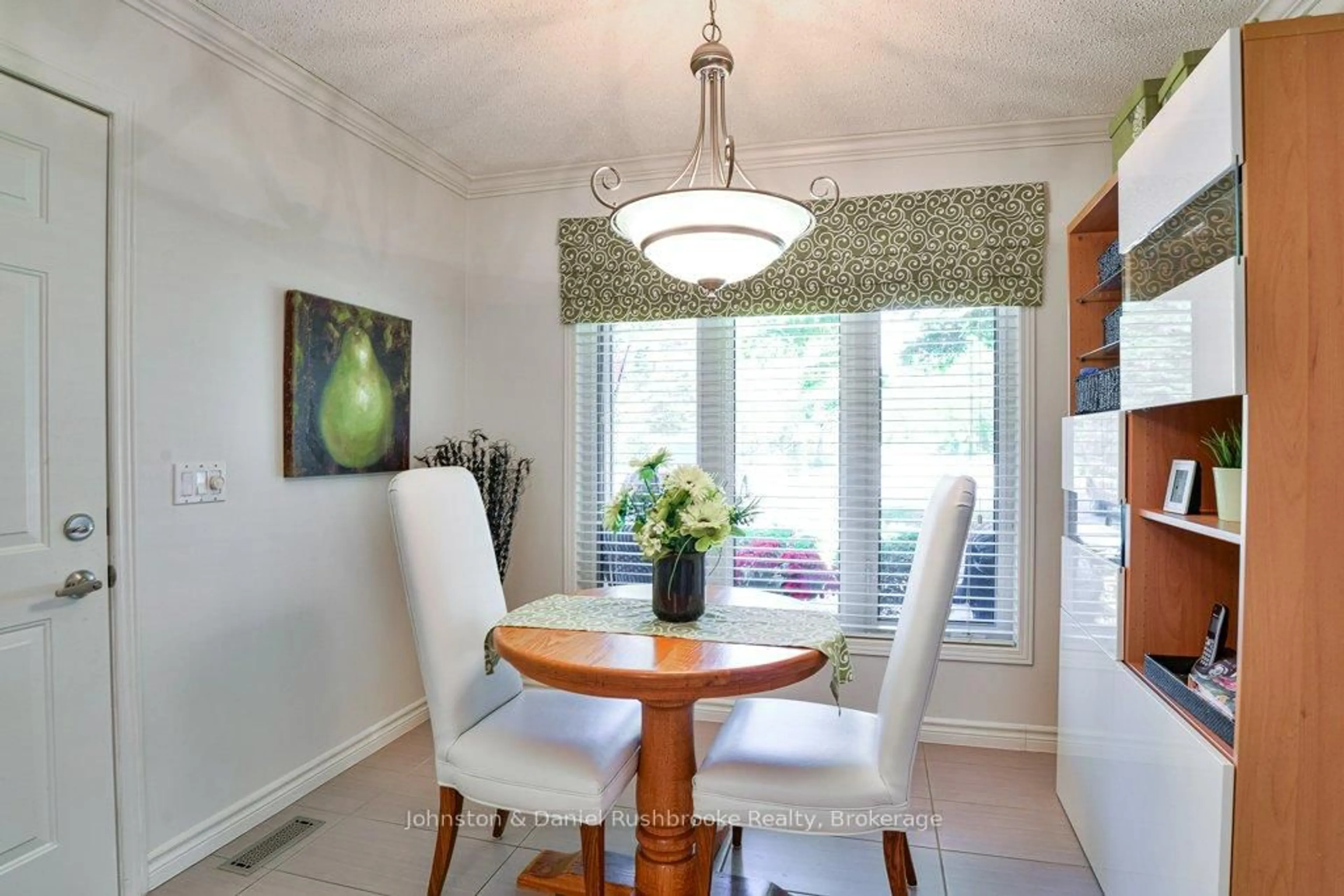 Dining room, unknown for 21 Pineridge Gate, Gravenhurst Ontario P1P 1Y4