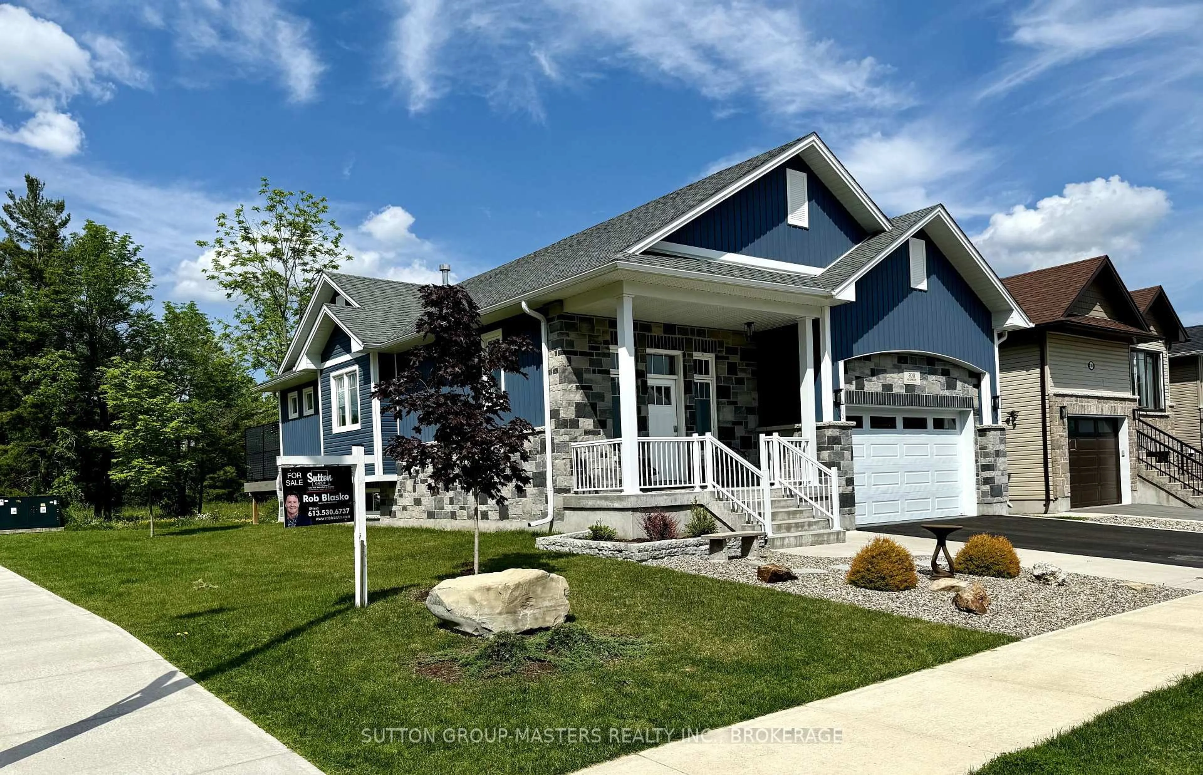 Home with vinyl exterior material, street for 200 Mill Pond Pl, Kingston Ontario K7M 0C9