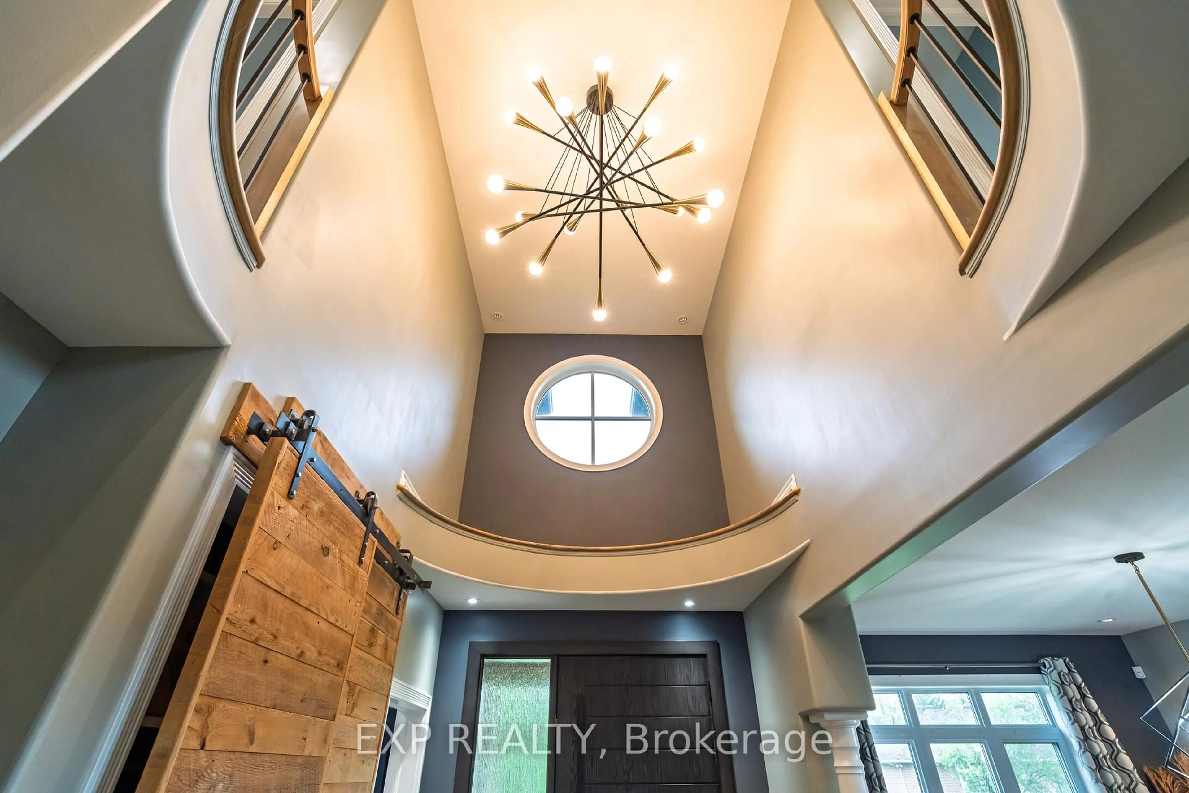 Indoor entryway for 1466 Rhea Pl, Ottawa Ontario K1V 1H1