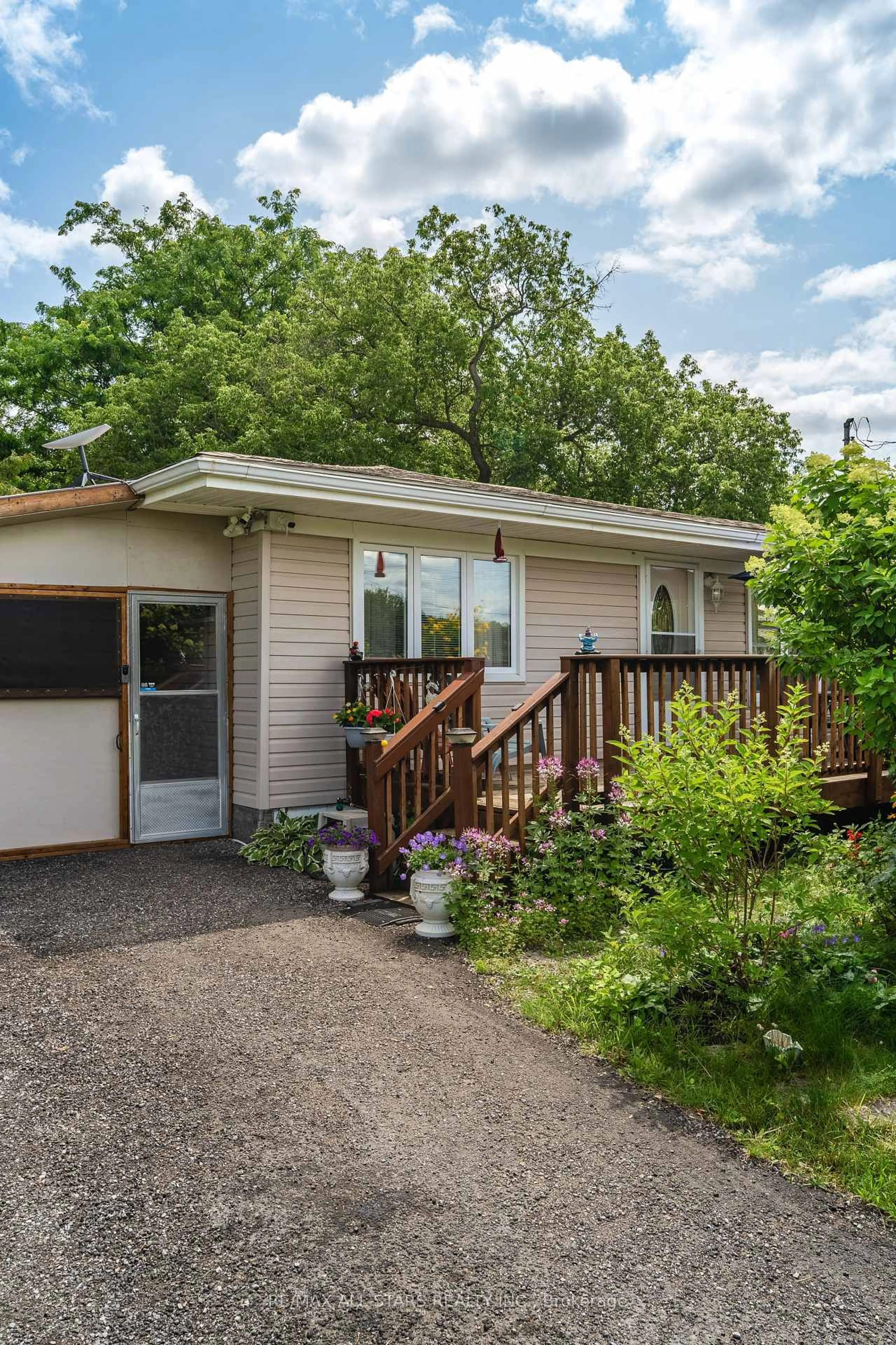 Home with vinyl exterior material, street for 911 County Rd. 38, Trent Hills Ontario K0L 1L0