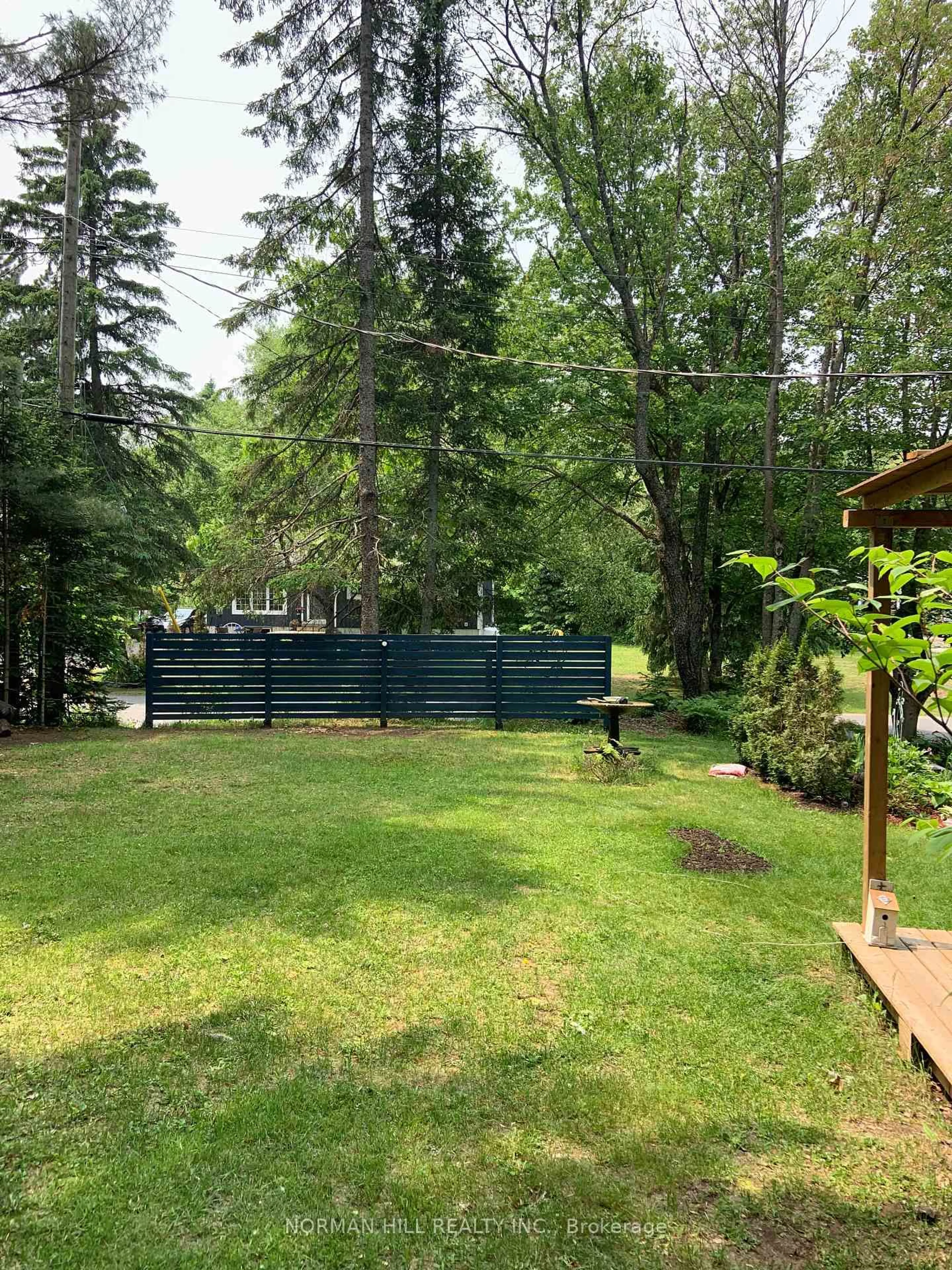 Patio, forest/trees view for 1094 Springdale Park Rd, Bracebridge Ontario P1L 1W9