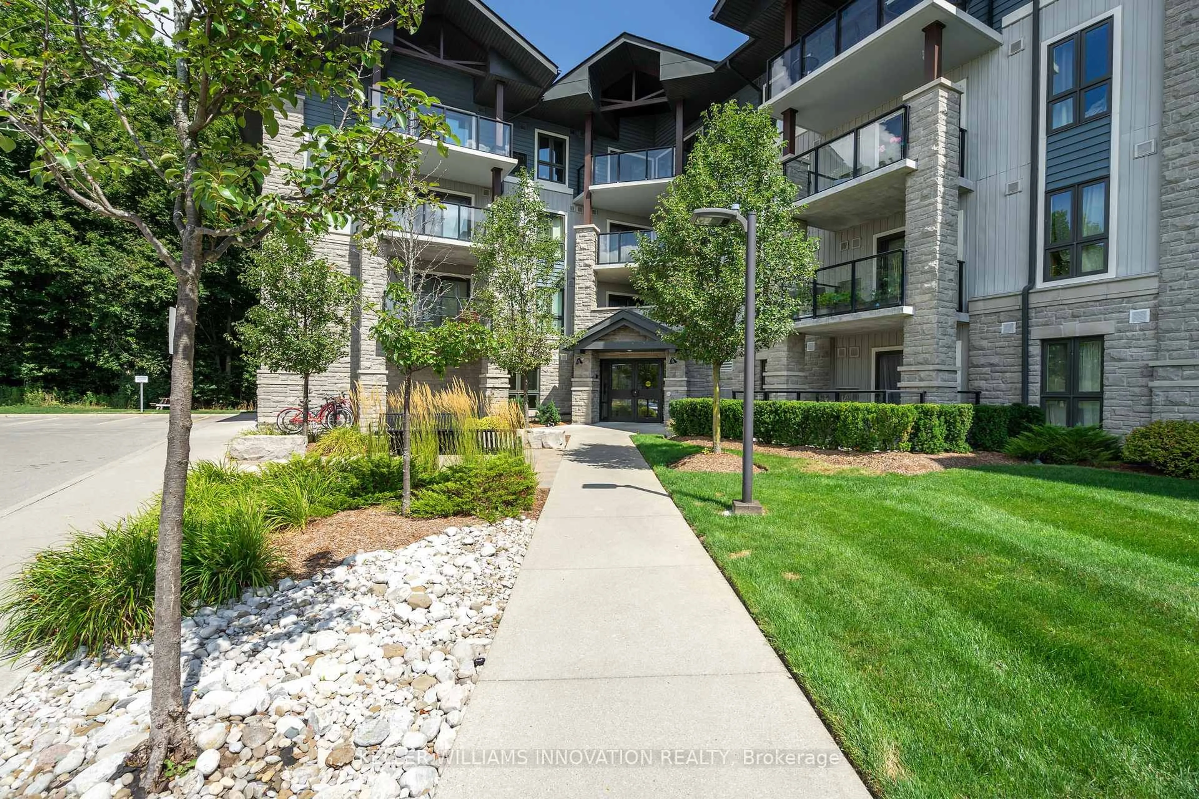 Patio, water/lake/river/ocean view for 50 Bryan Crt #101, Kitchener Ontario N2A 4N4