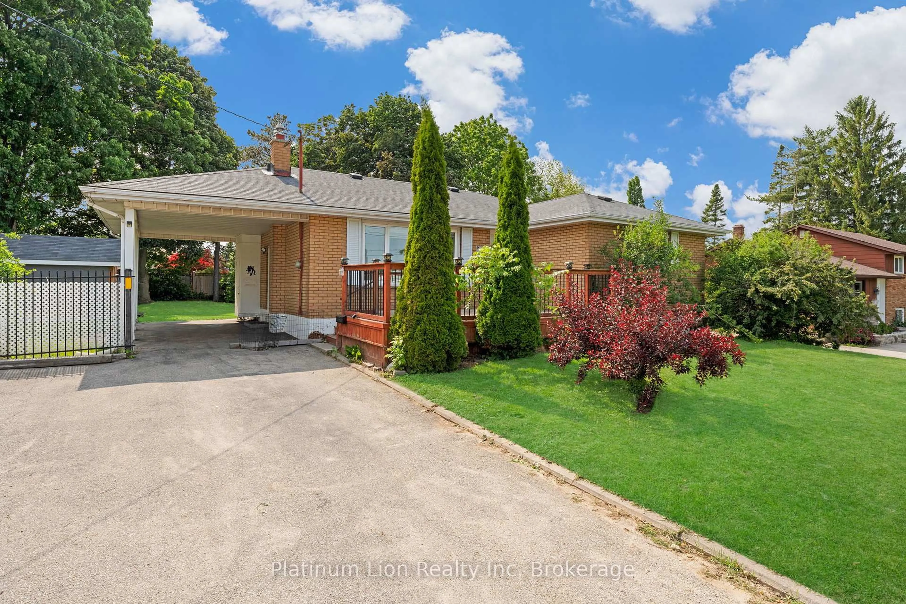 A pic from outside/outdoor area/front of a property/back of a property/a pic from drone, street for 293 King George Rd, Brantford Ontario N3R 5L1