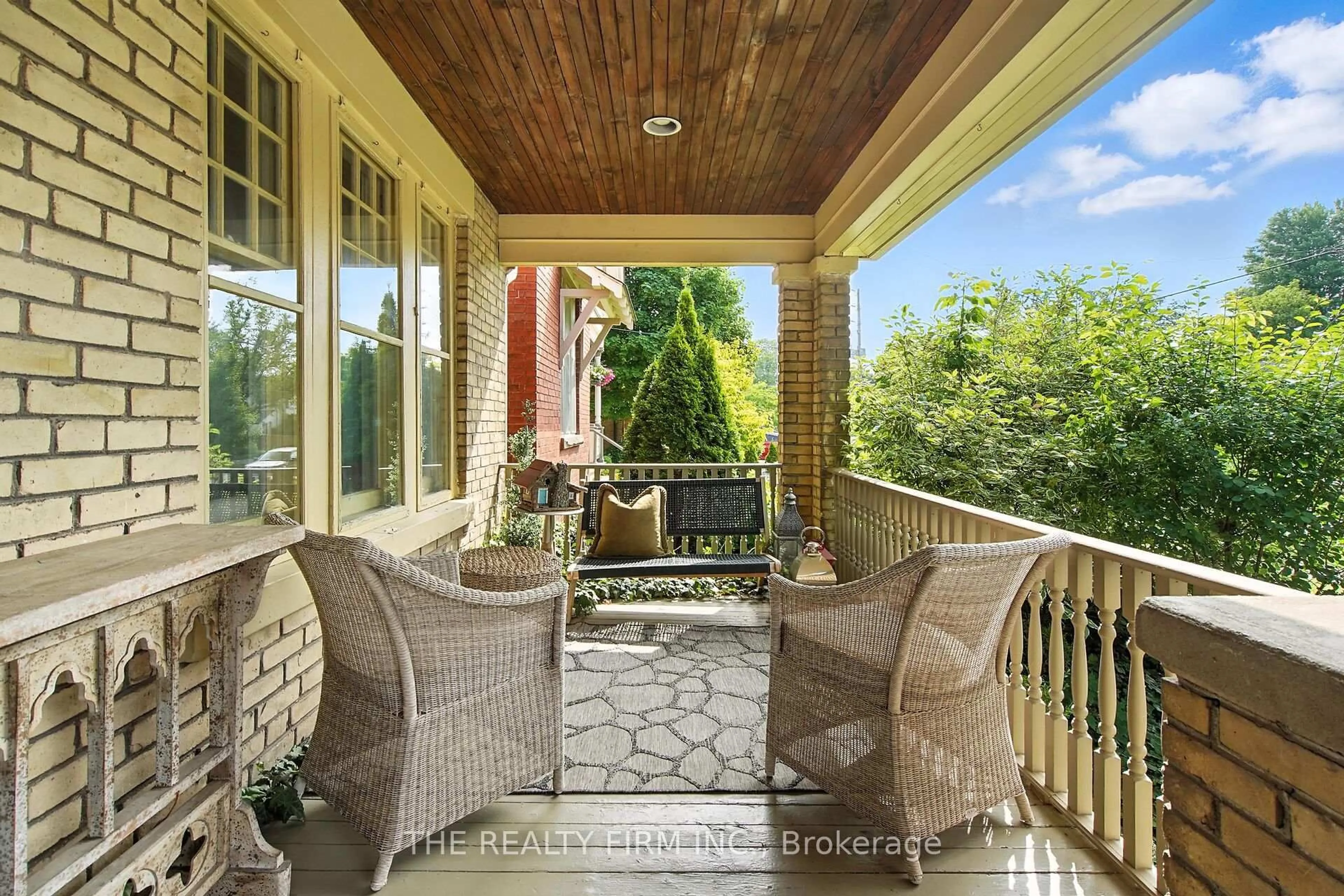 Patio, water/lake/river/ocean view for 580 Grosvenor St, London East Ontario N5Y 3T3