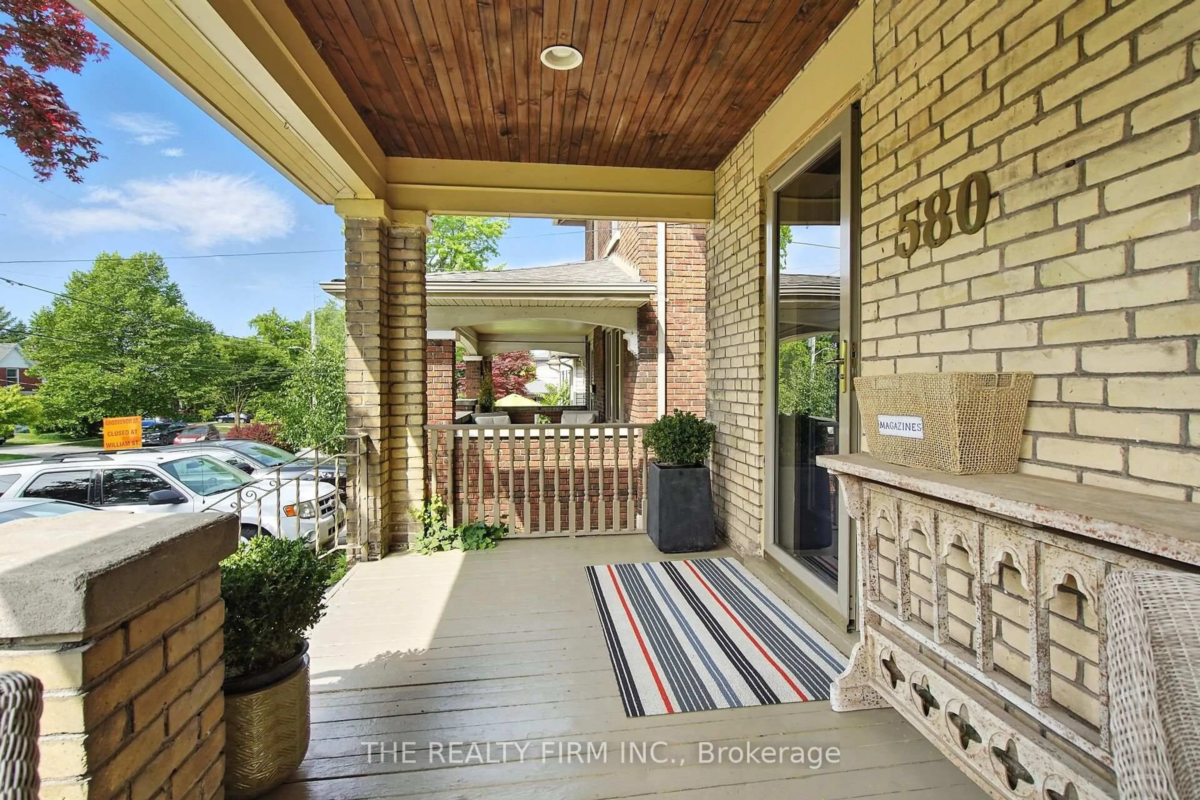 Unknown for 580 Grosvenor St, London East Ontario N5Y 3T3