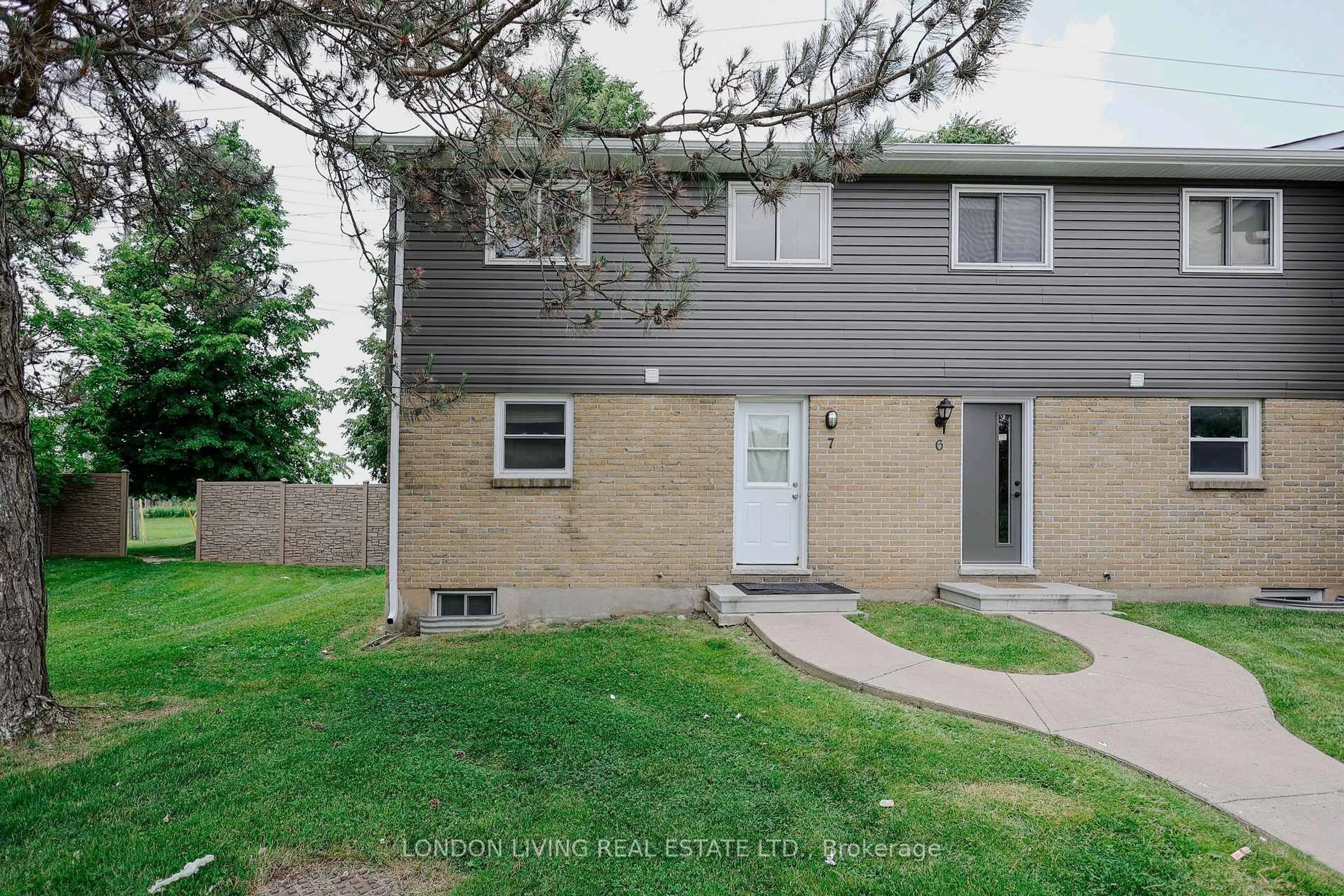 Unknown for 470 Second St #7, London East Ontario N5V 3X2