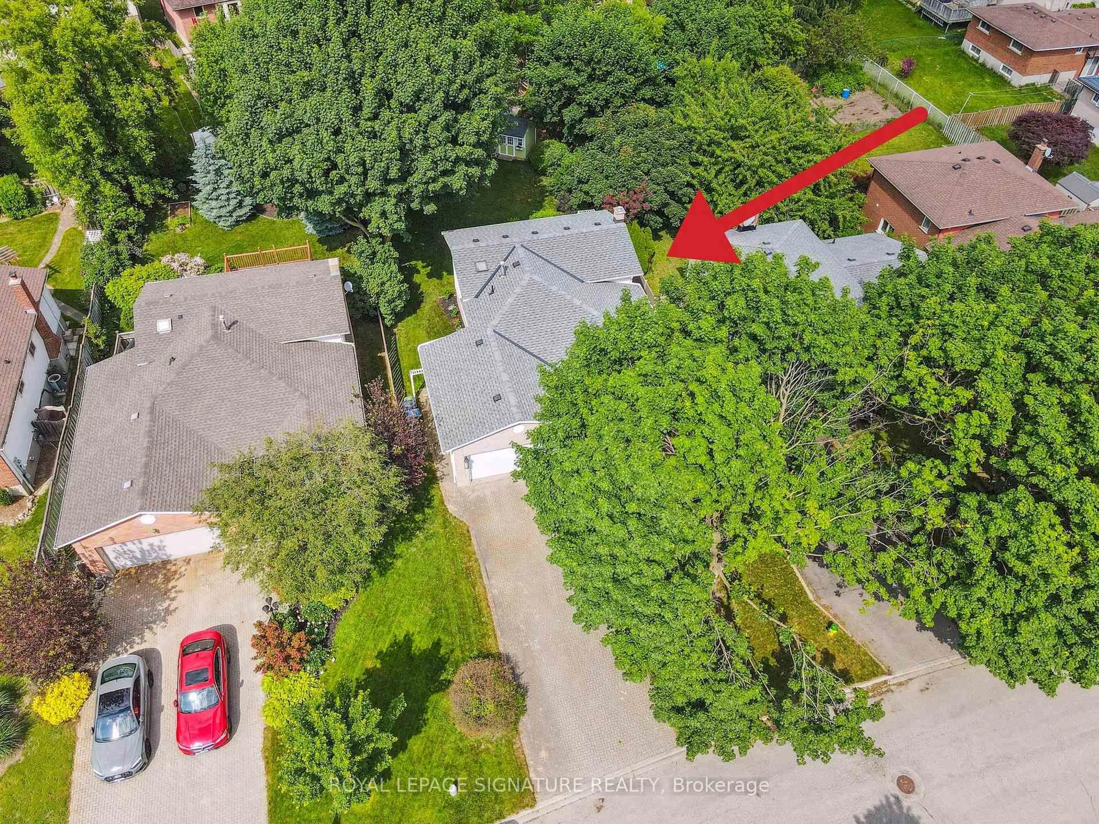 A pic from outside/outdoor area/front of a property/back of a property/a pic from drone, street for 7 Pauline Pl, Guelph Ontario N1H 7P3