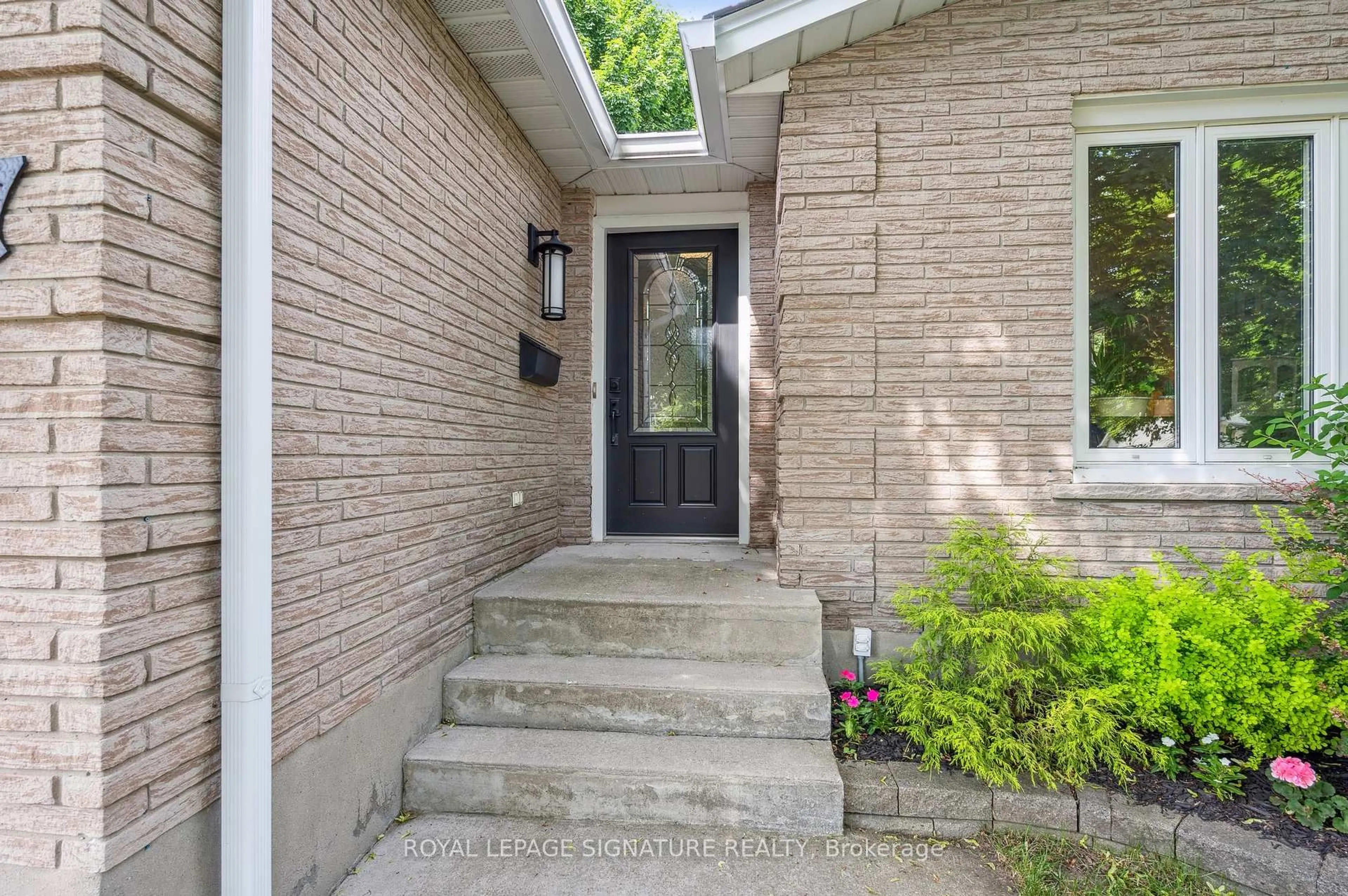 Unknown for 7 Pauline Pl, Guelph Ontario N1H 7P3