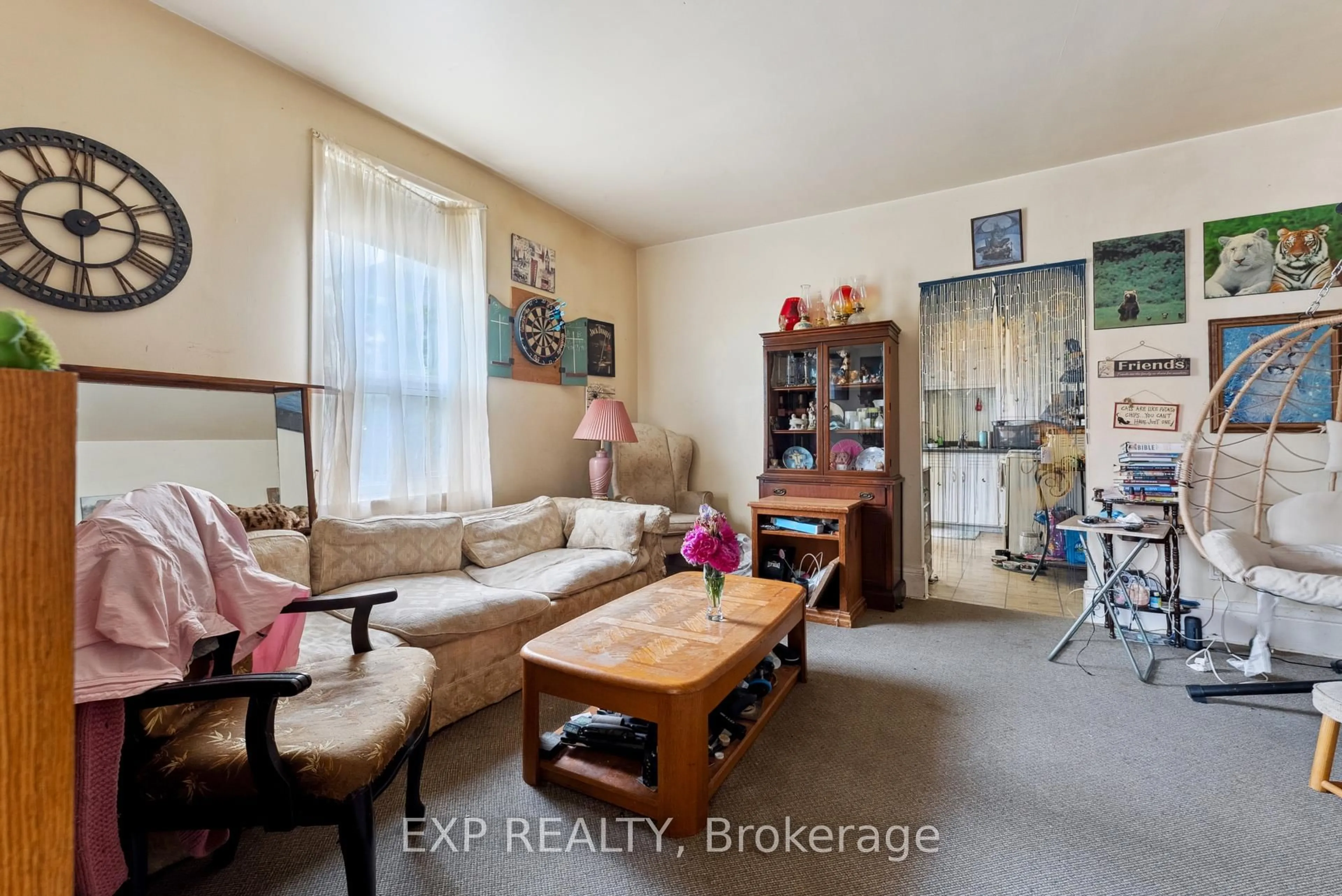 A pic of a room for 17 Spring St, Belleville Ontario K8N 2Z6
