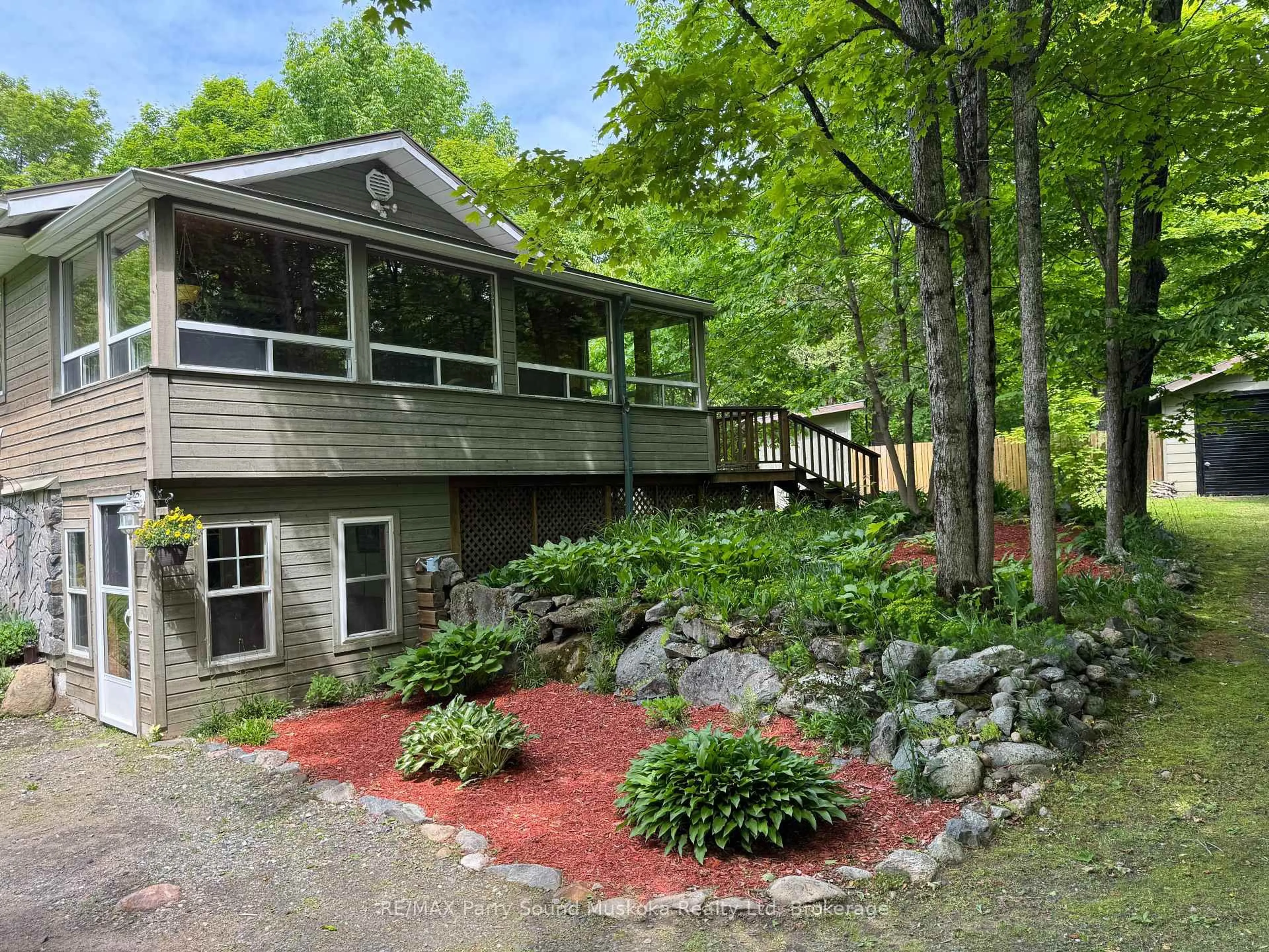Patio, water/lake/river/ocean view for 18 Jones Rd, McKellar Ontario P2A 0B5
