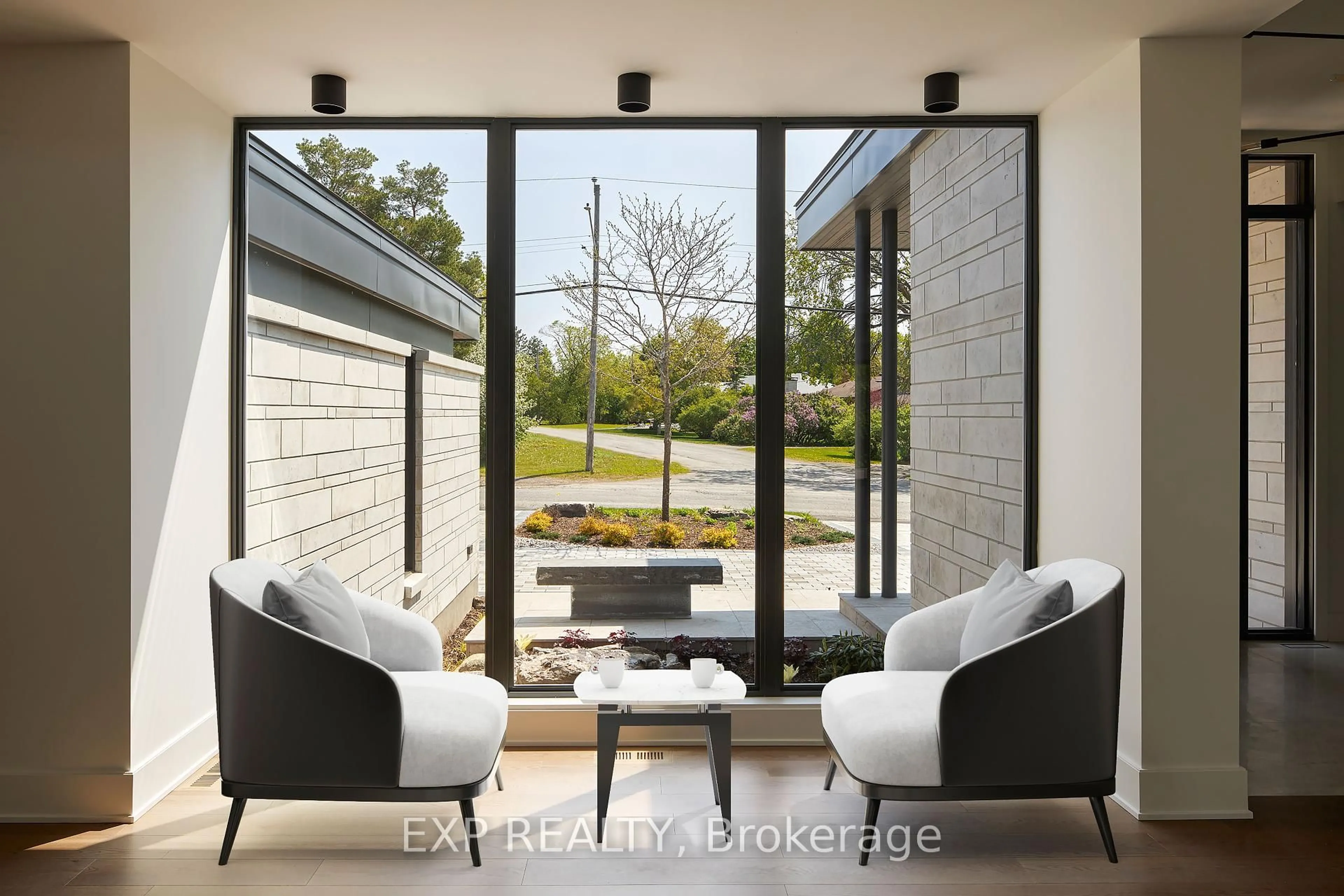 Patio, street for 32 CLOVELLY Rd, Ottawa Ontario K1J 6M2