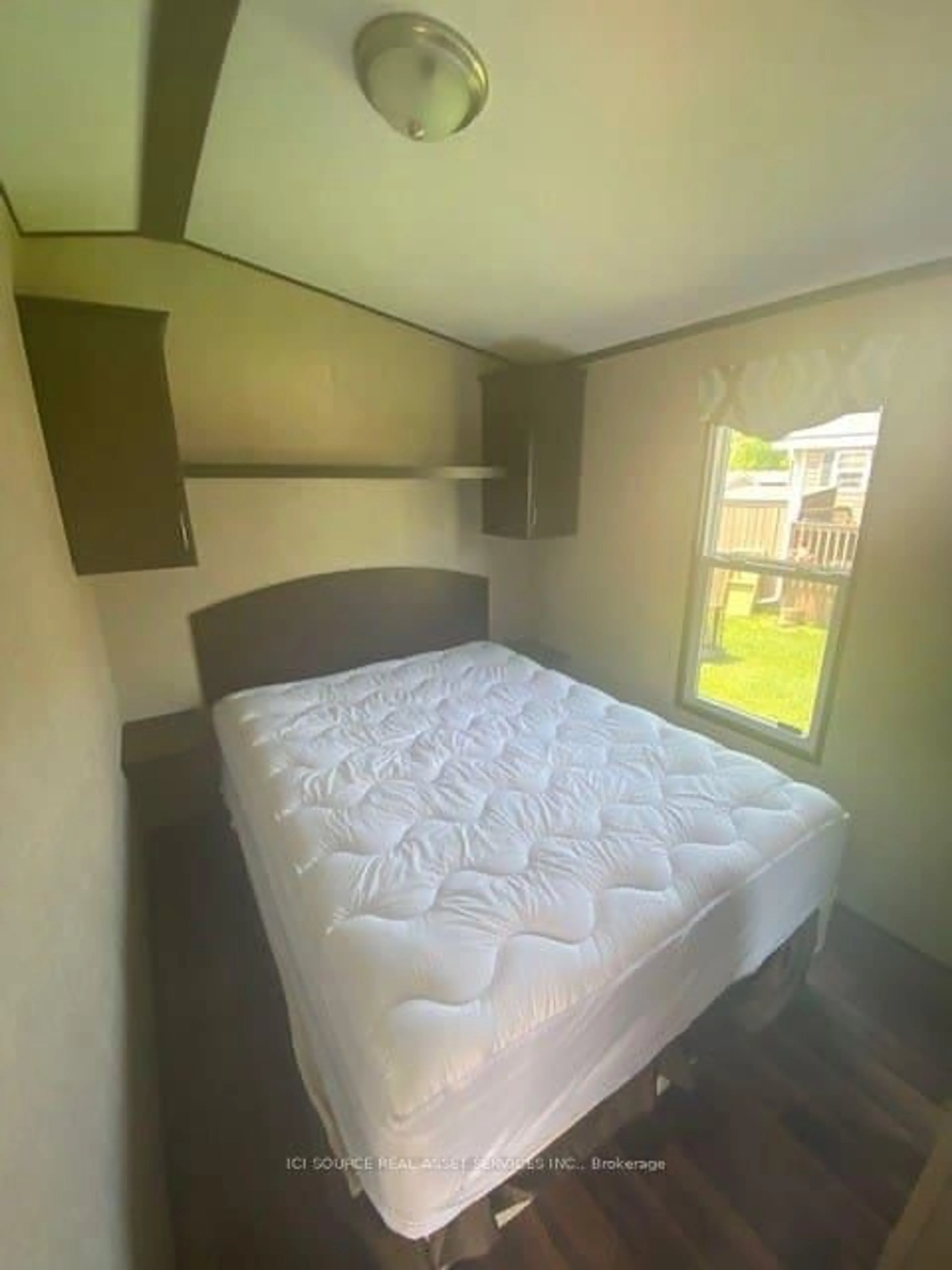 Bedroom with bed, unknown for 1235 Villiers Line #LAC029, Otonabee-South Monaghan Ontario K0L 2G0