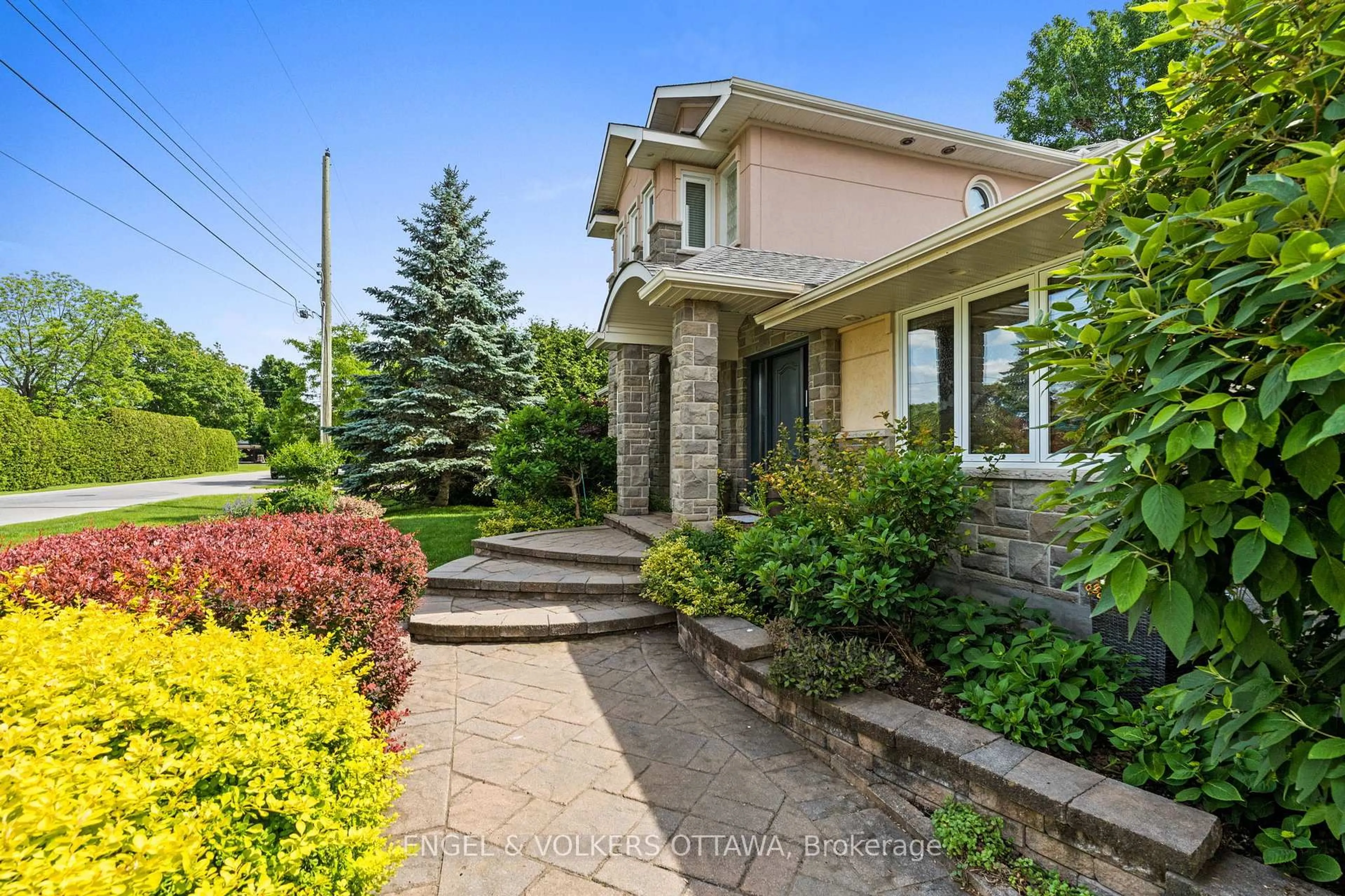 Unknown for 24 Doris Ave, Ottawa Ontario K1T 3W8