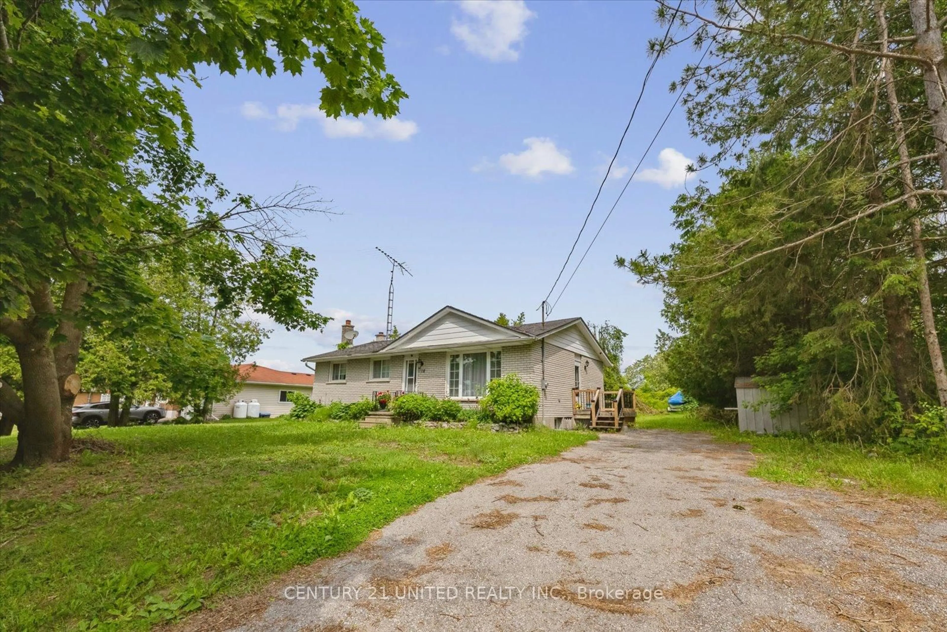 A pic from outside/outdoor area/front of a property/back of a property/a pic from drone, street for 18 Cedarview Dr, Kawartha Lakes Ontario K0L 2W0