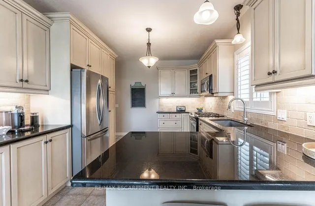 Additional property image - 127 Garinger Cres