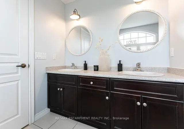 Additional property image - 127 Garinger Cres