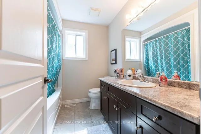 Additional property image - 127 Garinger Cres