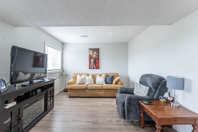 Additional property image - 127 Garinger Cres