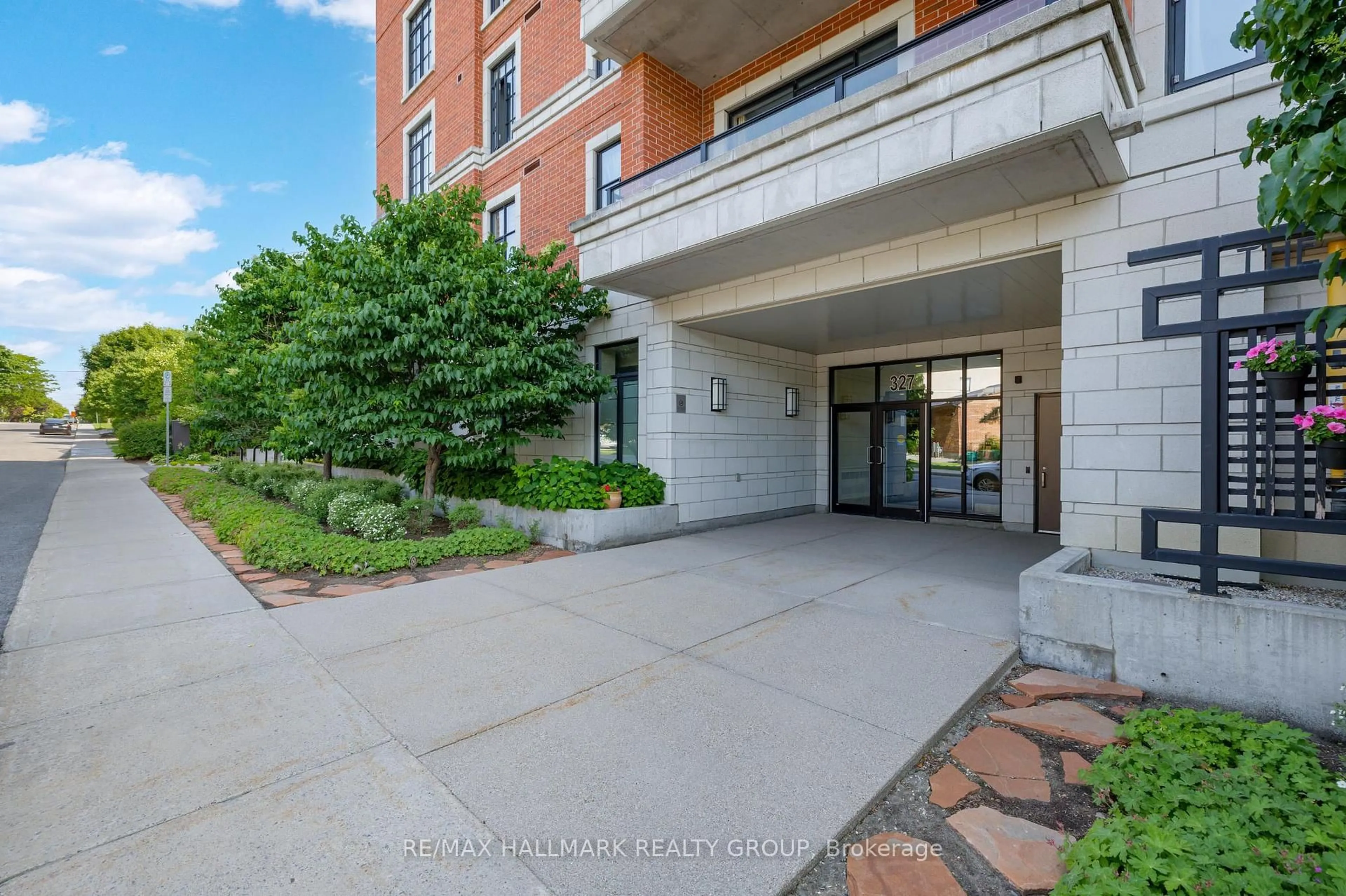 Unknown for 327 Breezehill Ave #604, Ottawa Ontario K1Y 1R6