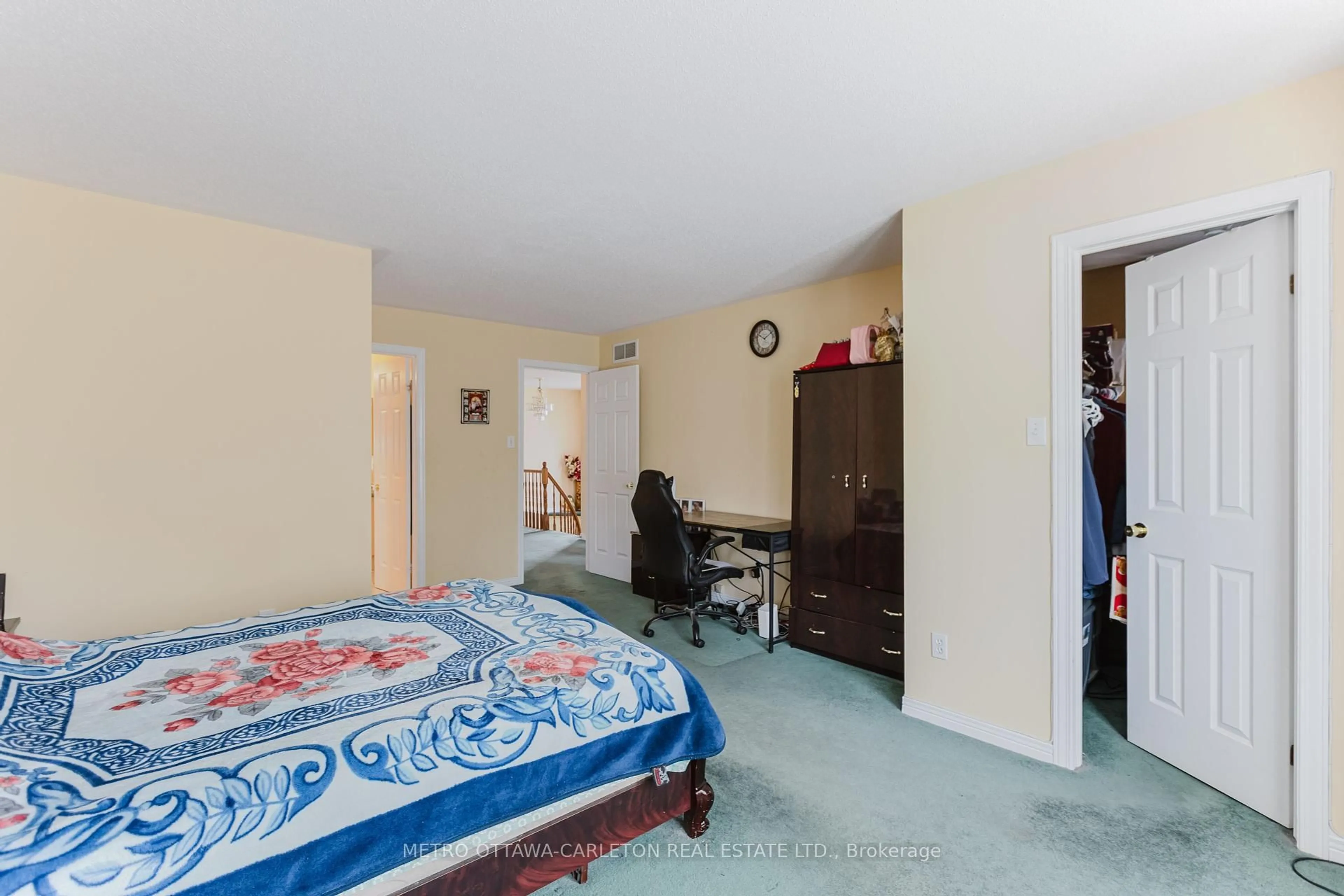 A pic of a room for 28 Armagh Way, Ottawa Ontario K2J 4C3