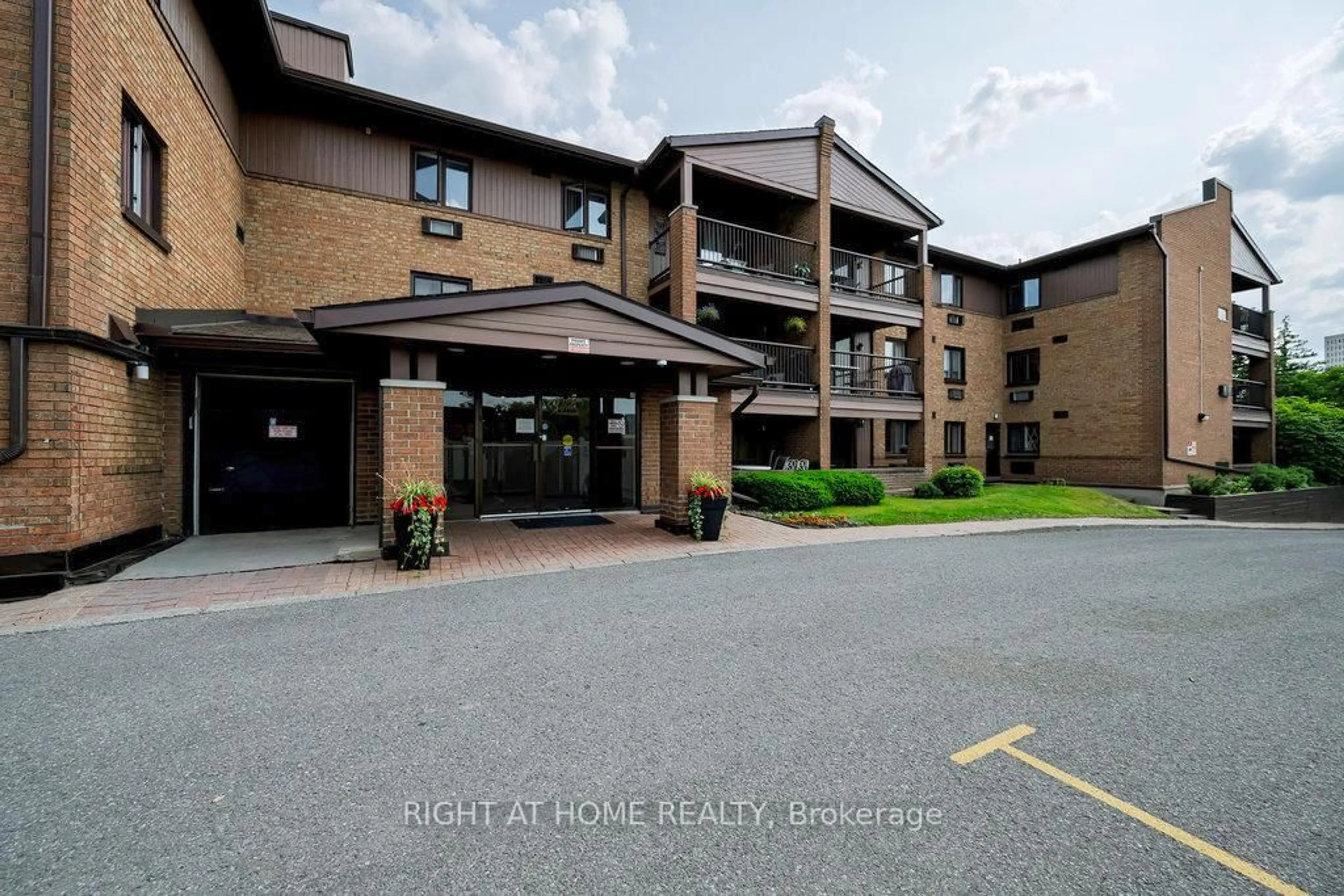 Unknown for 316 Savard Ave #204, Ottawa Ontario K1L 7S2