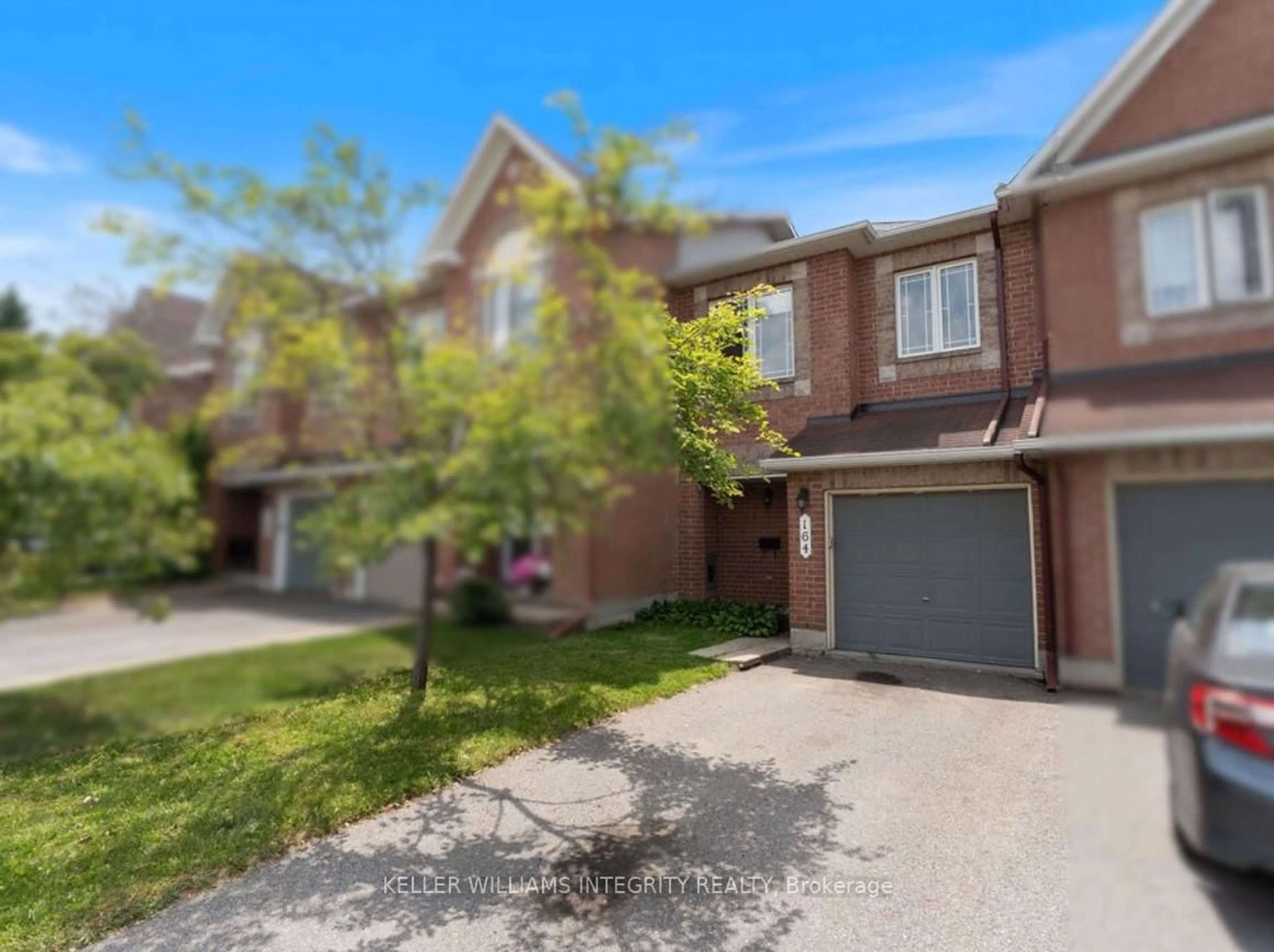 A pic from outside/outdoor area/front of a property/back of a property/a pic from drone, street for 164 Sorento St, Ottawa Ontario K2J 0B4
