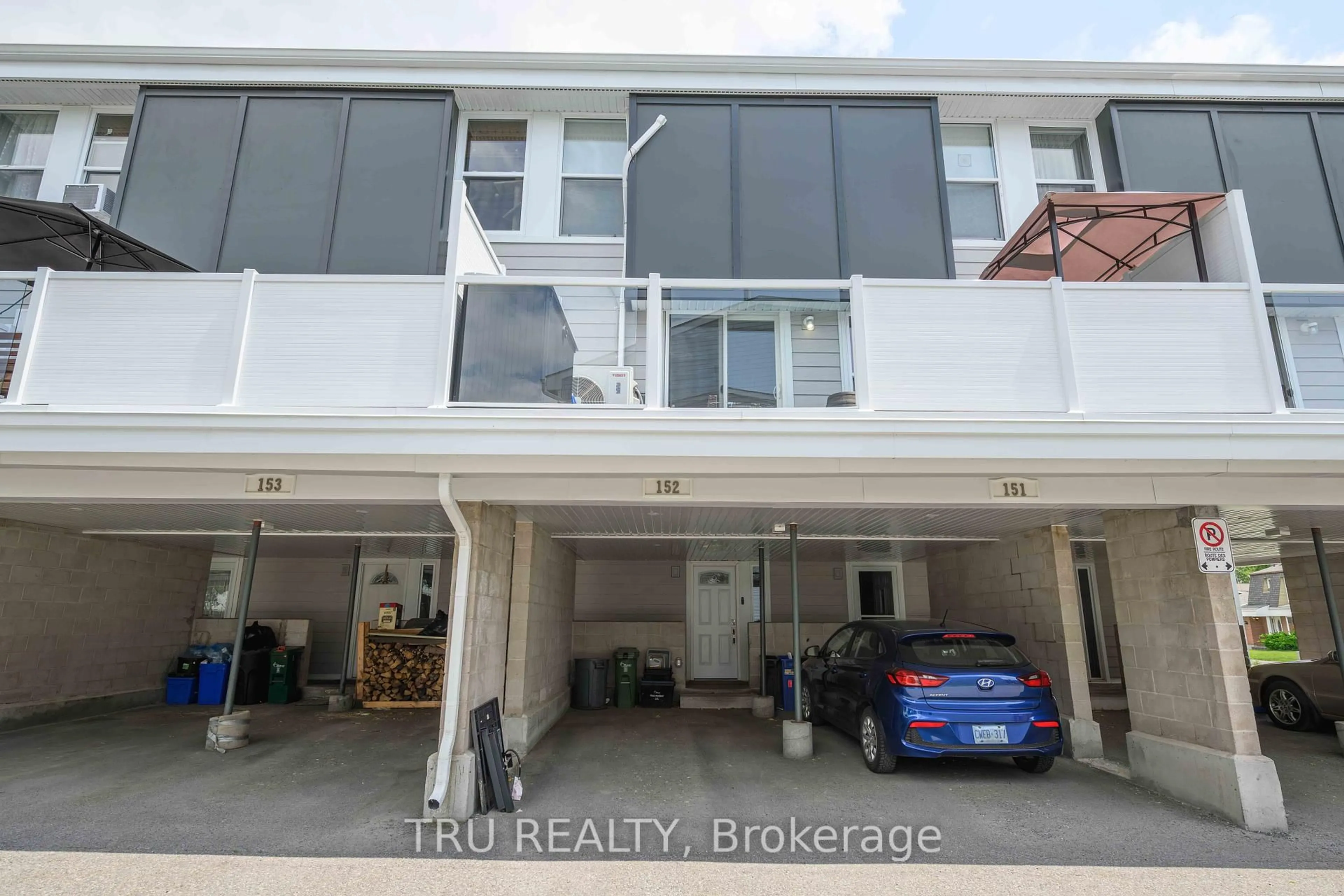 Indoor garage for 825 Cahill Dr #152, Ottawa Ontario K1V 9N7