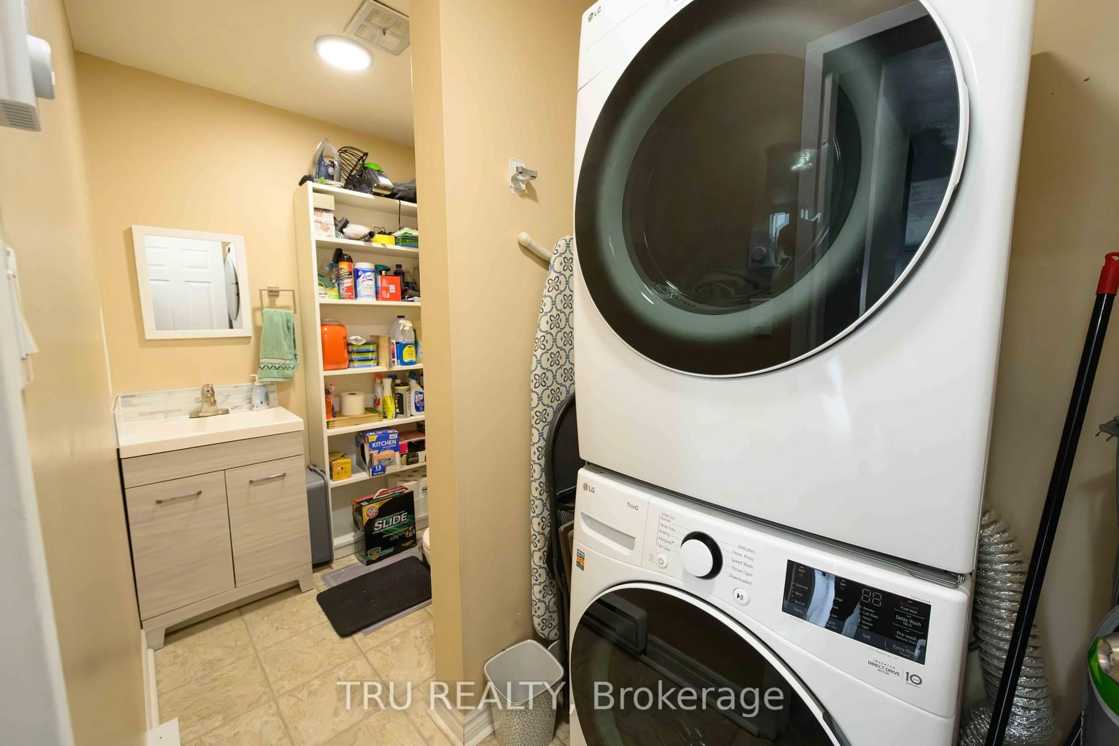 Laundry room for 825 Cahill Dr #152, Ottawa Ontario K1V 9N7