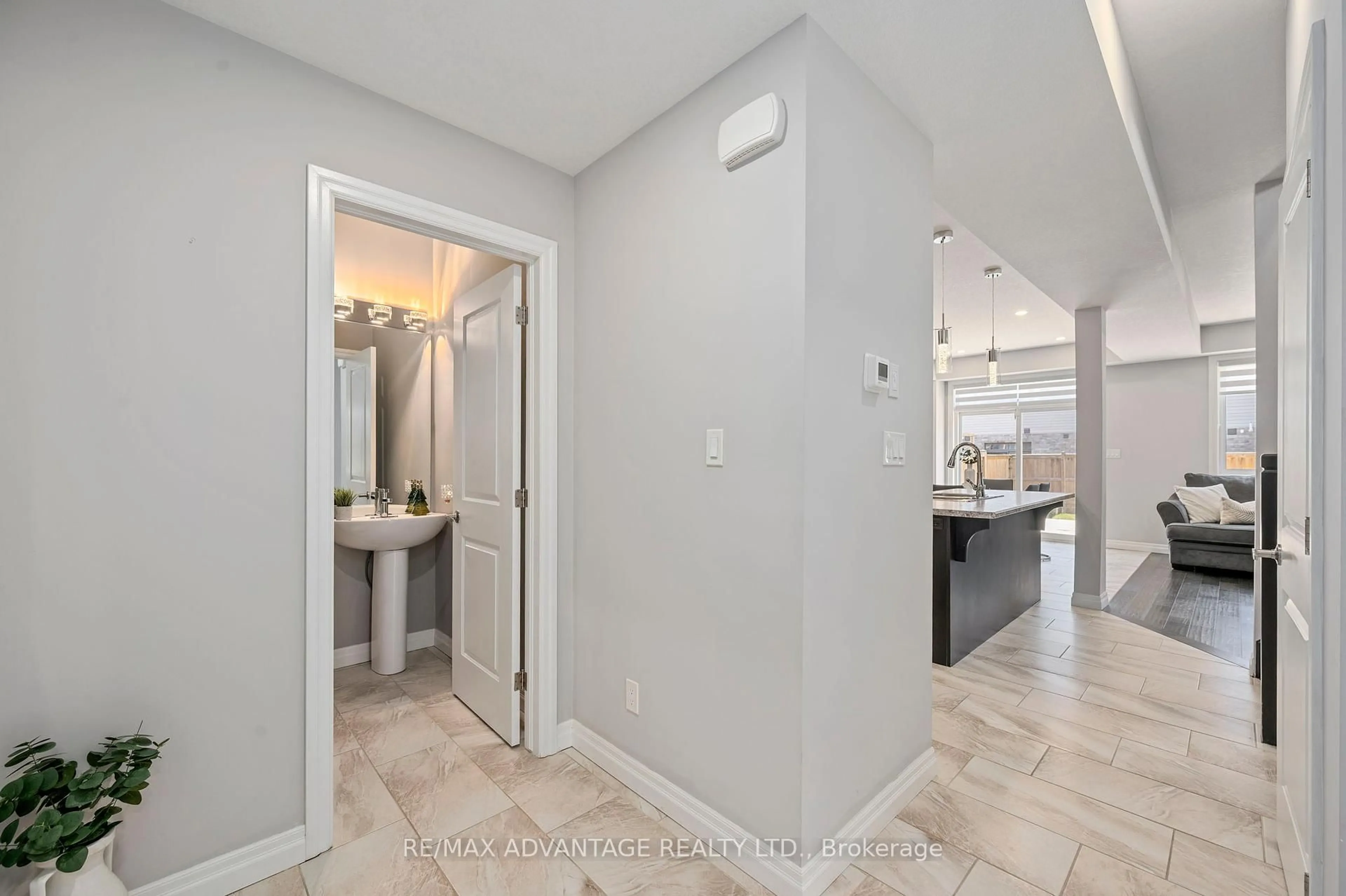 Unknown for 587 Freeport St, London North Ontario N6G 5B1