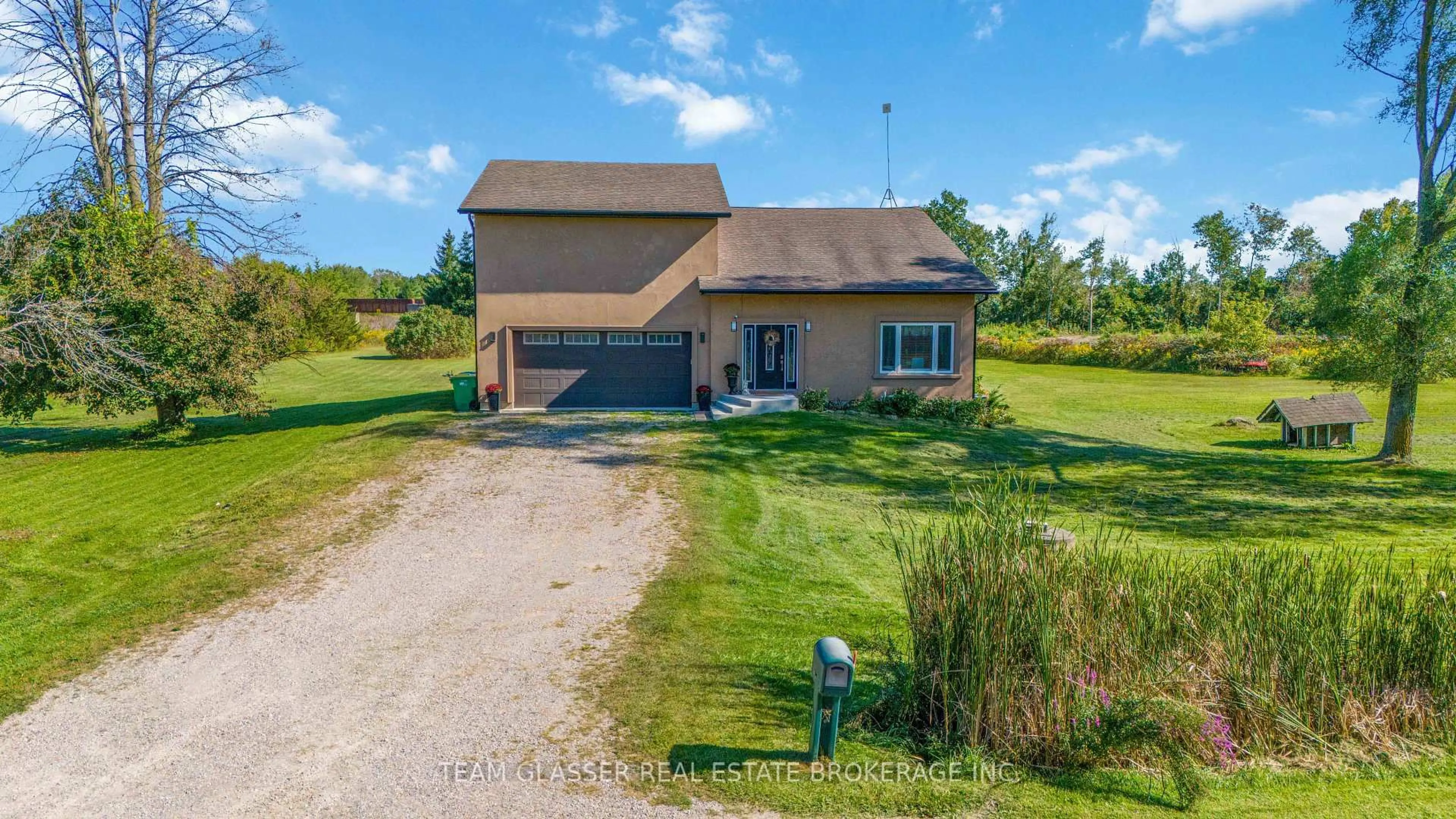 A pic from outside/outdoor area/front of a property/back of a property/a pic from drone, water/lake/river/ocean view for 6571 CARROLL Dr, Southwest Middlesex Ontario N0L 1T0