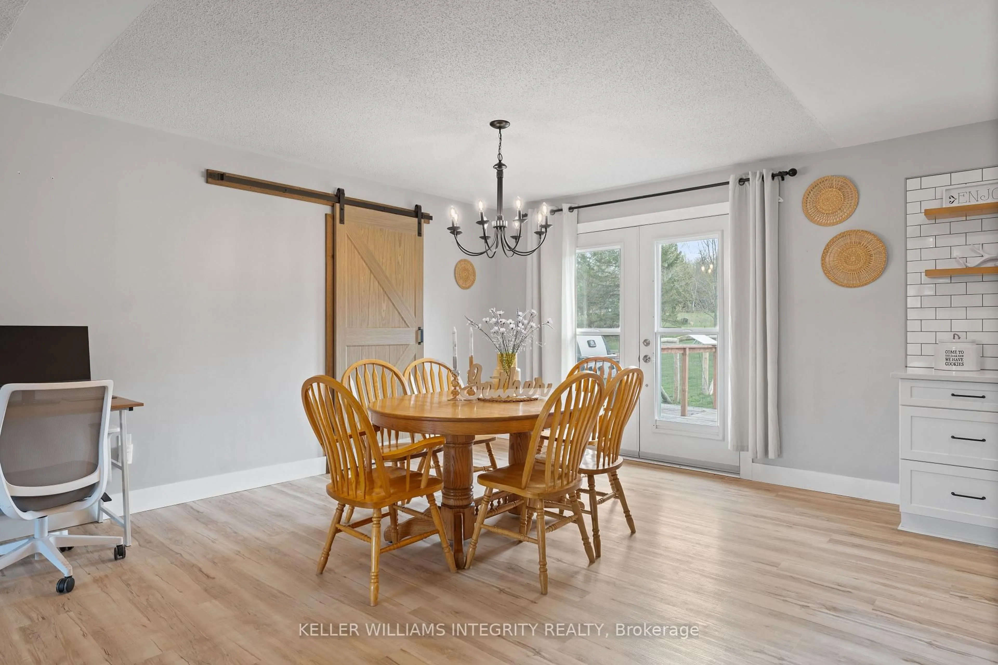 Dining room, wood/laminate floor for 6 Aimee Lane, North Grenville Ontario K0G 1S0