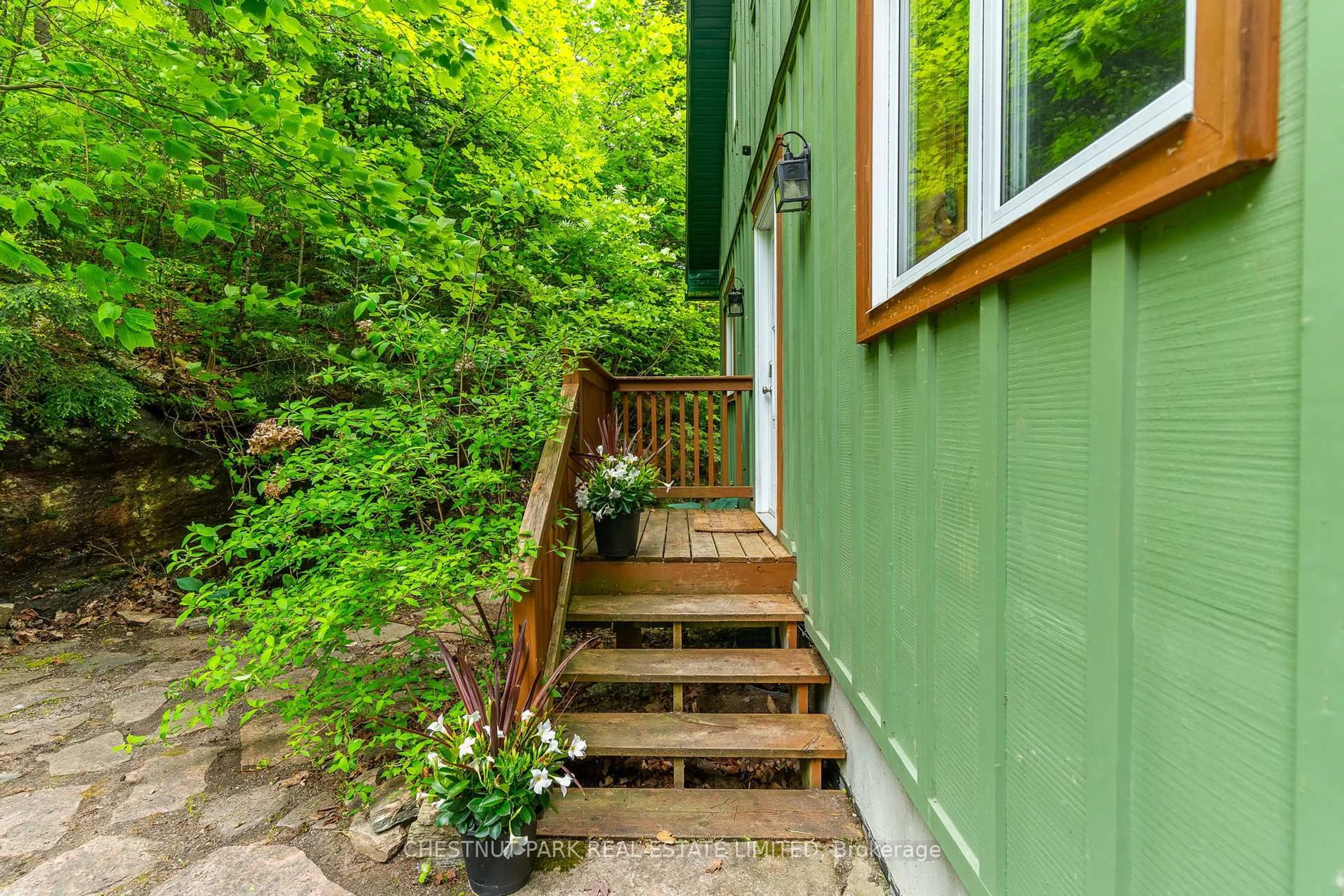 Patio, street for 1029 Badger Lane, Dysart et al Ontario K0M 1S0