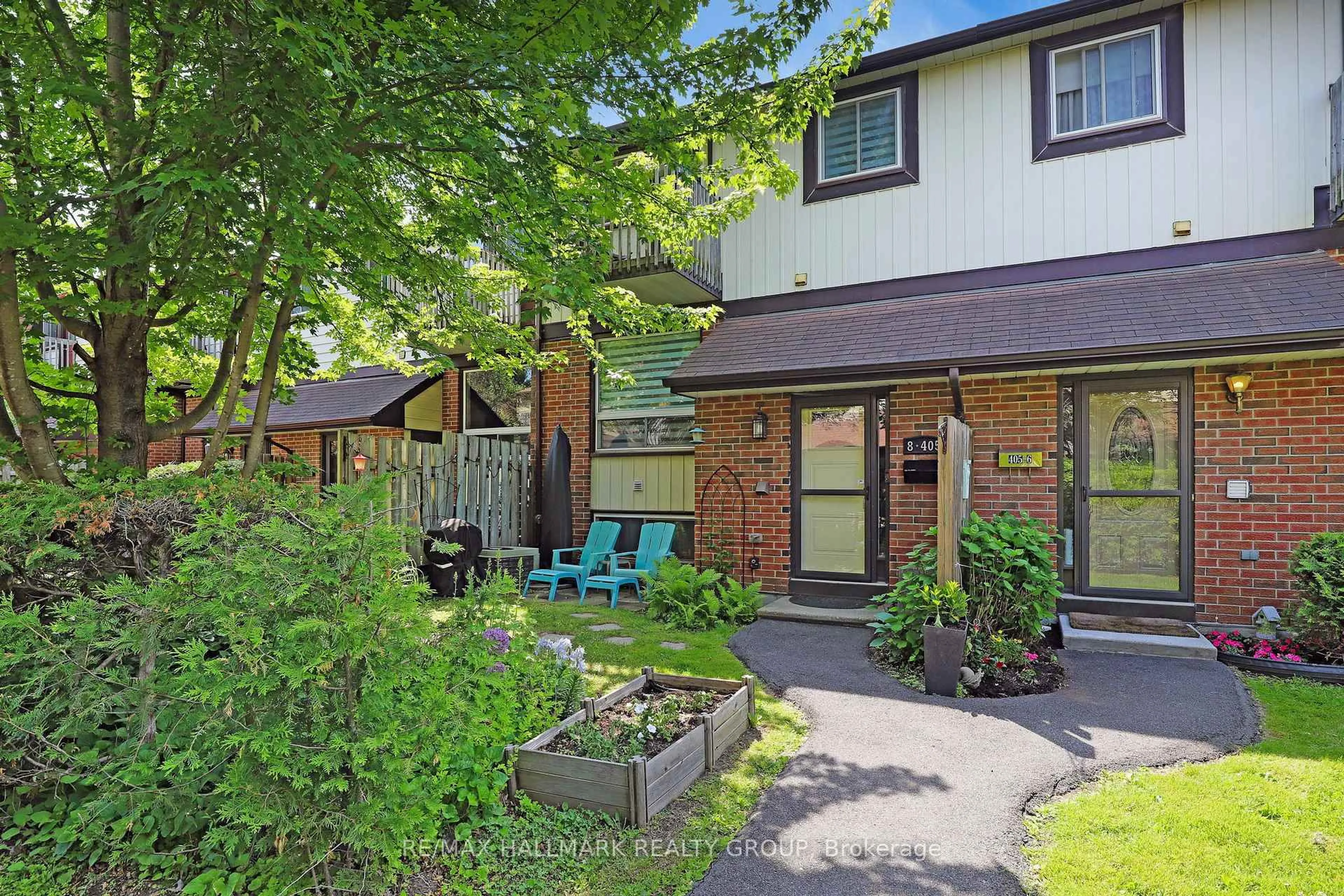 Patio, street for 405 Montfort St #8, Ottawa Ontario K1L 8G8