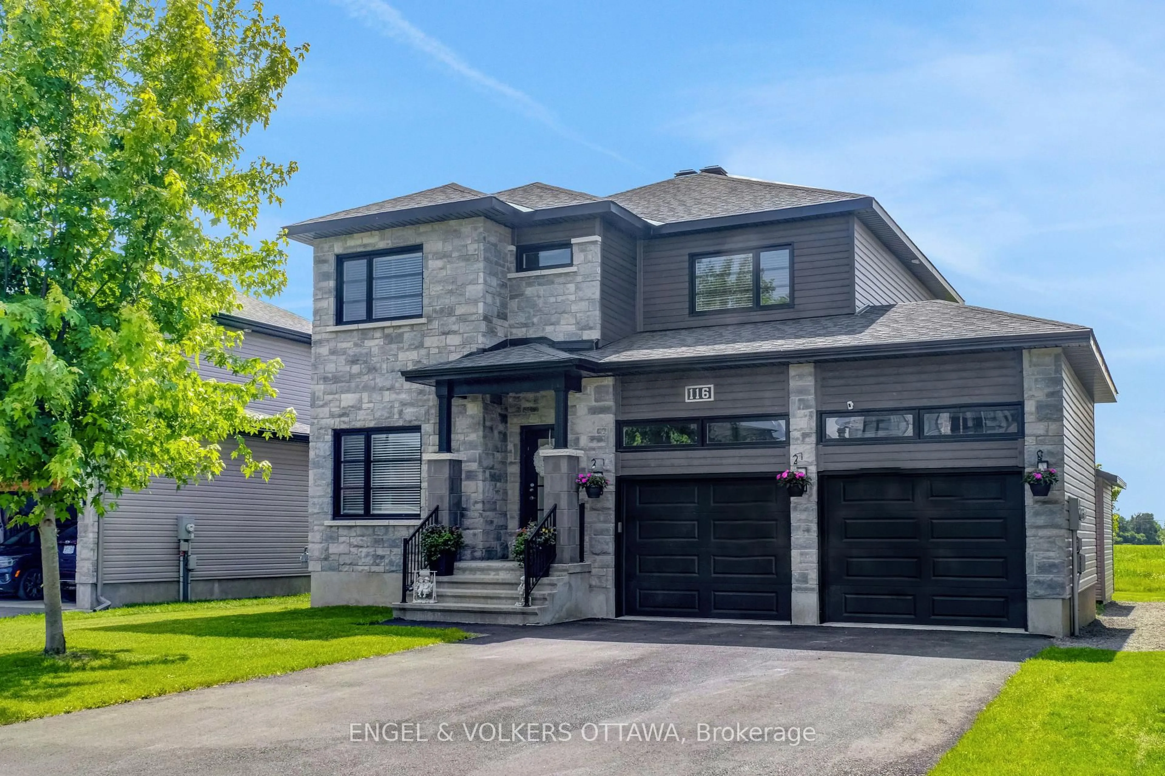 Home with brick exterior material, street for 116 Sunset Cres, Russell Ontario K4R 0E3