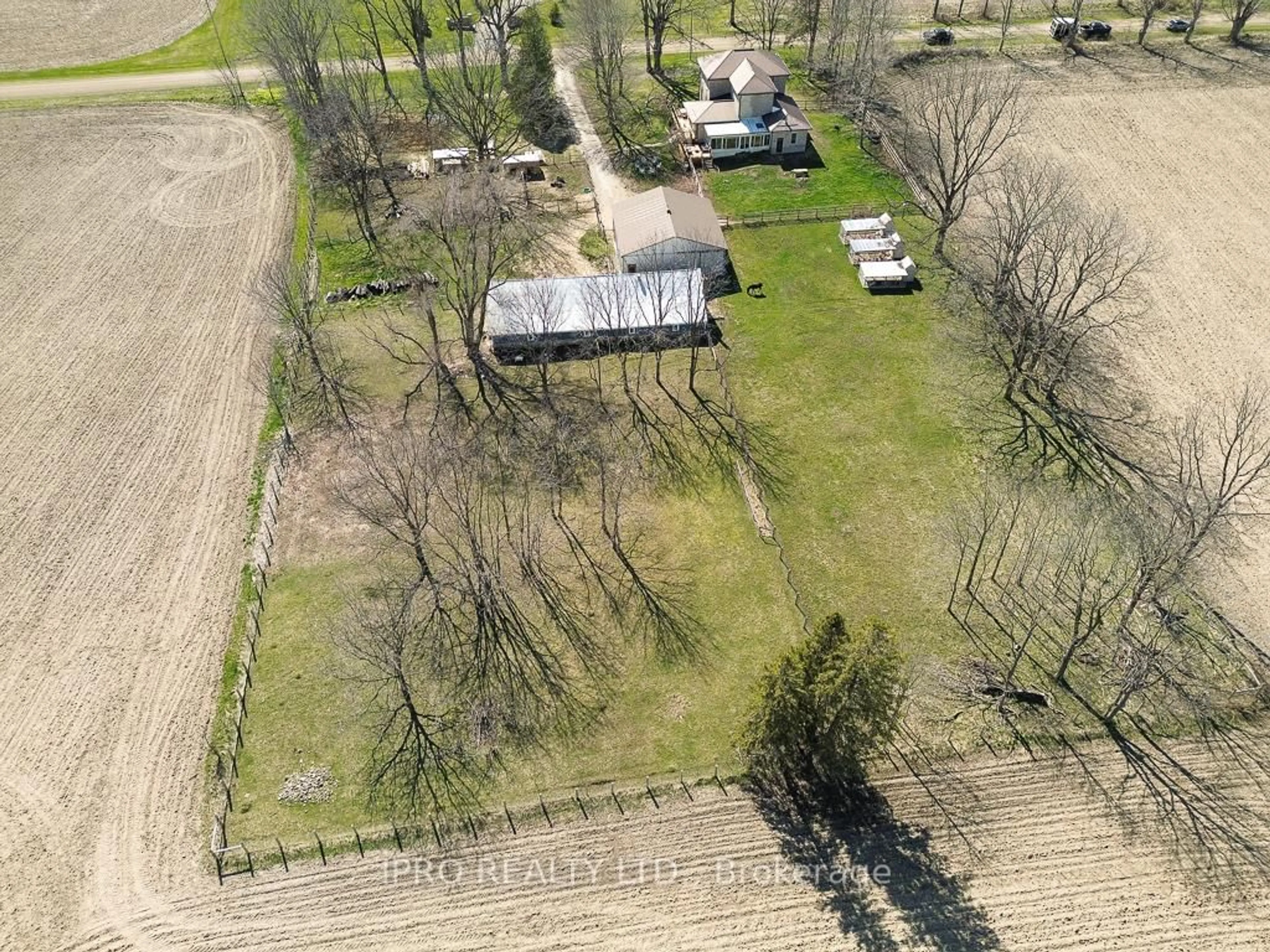 A pic from outside/outdoor area/front of a property/back of a property/a pic from drone, unknown for 3892 Lewis Rd, Thames Centre Ontario N0L 1V0