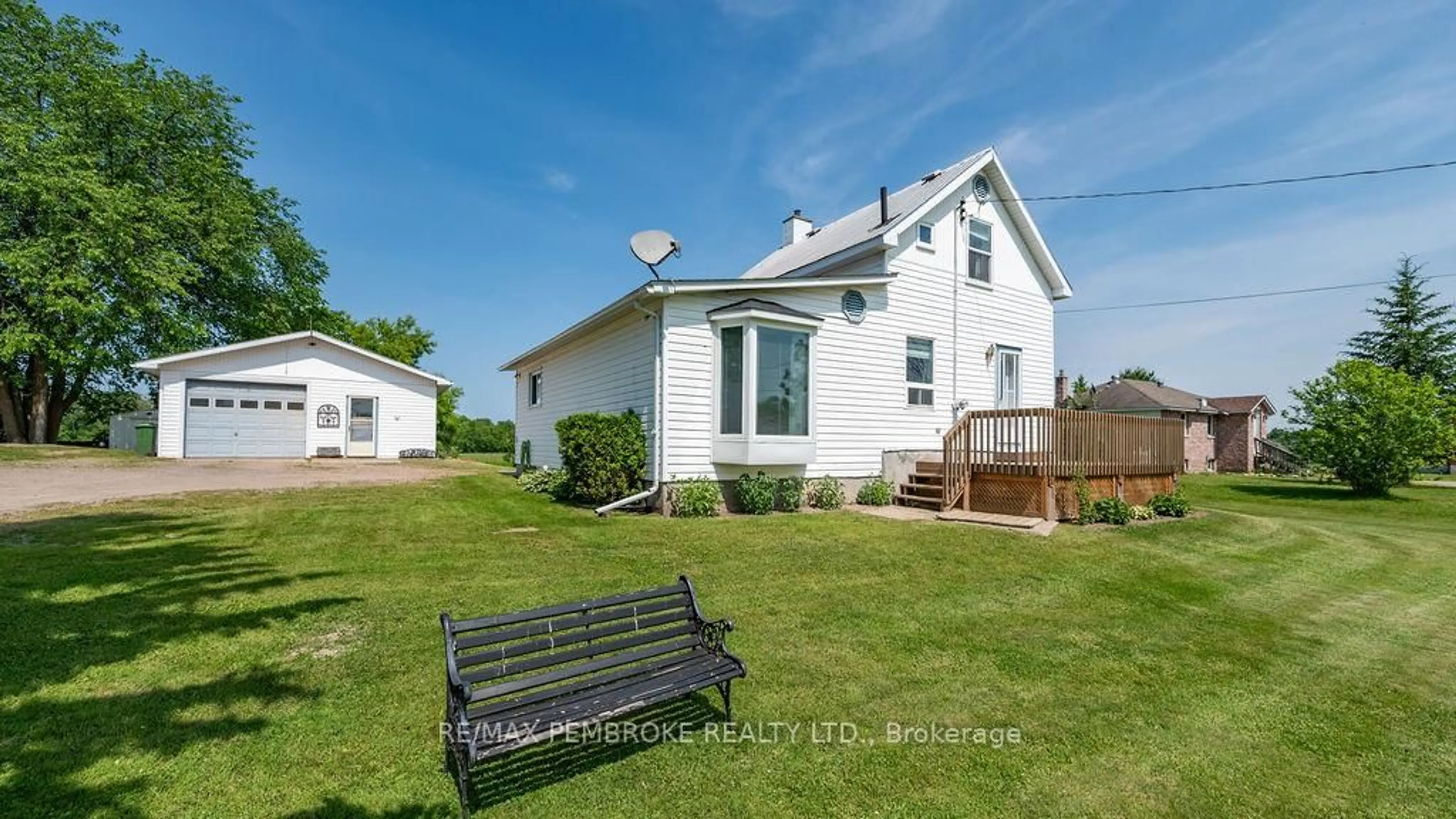 A pic from outside/outdoor area/front of a property/back of a property/a pic from drone, unknown for 46 Forest Park Rd, Pembroke Ontario K8A 6W2