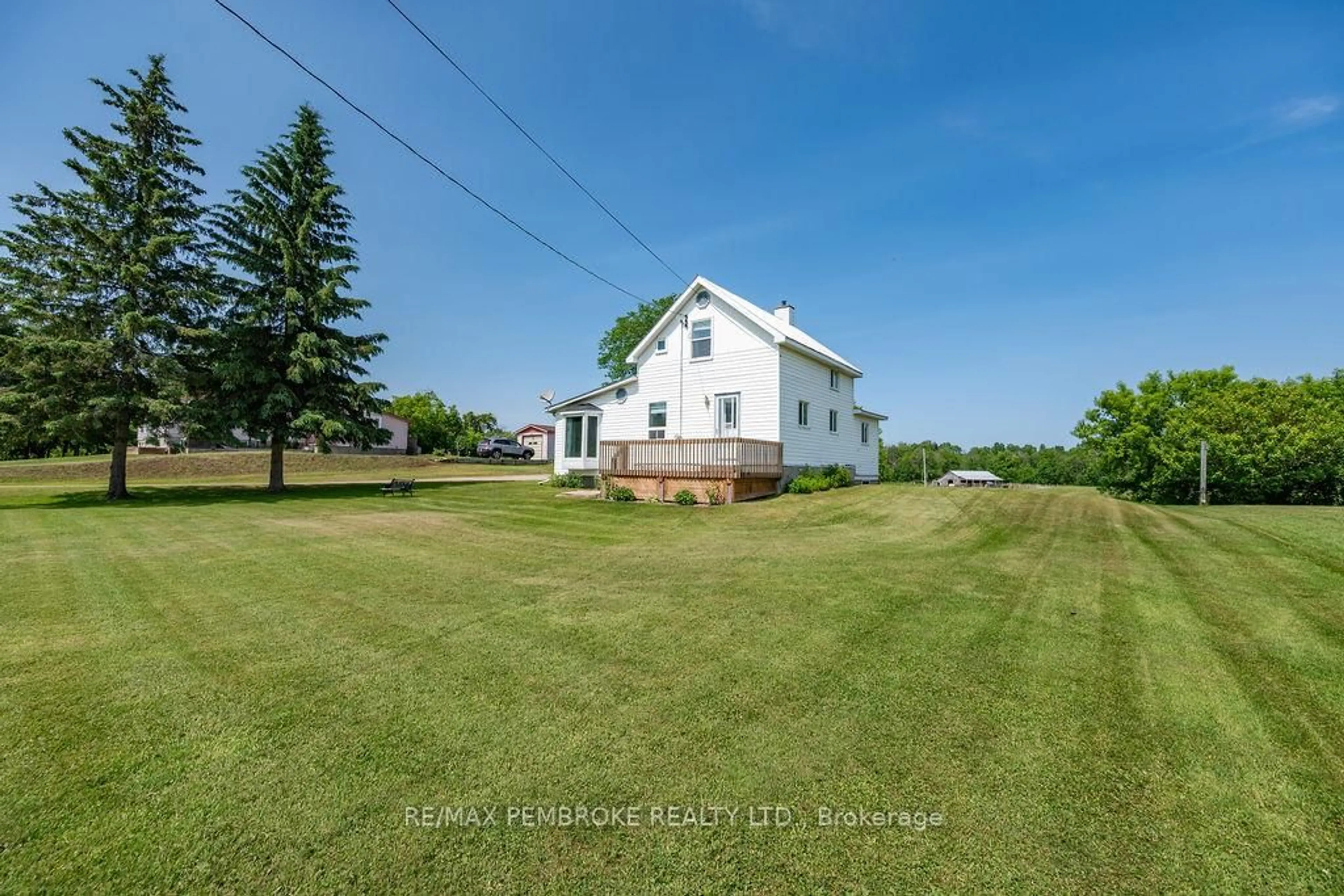 A pic from outside/outdoor area/front of a property/back of a property/a pic from drone, unknown for 46 Forest Park Rd, Pembroke Ontario K8A 6W2