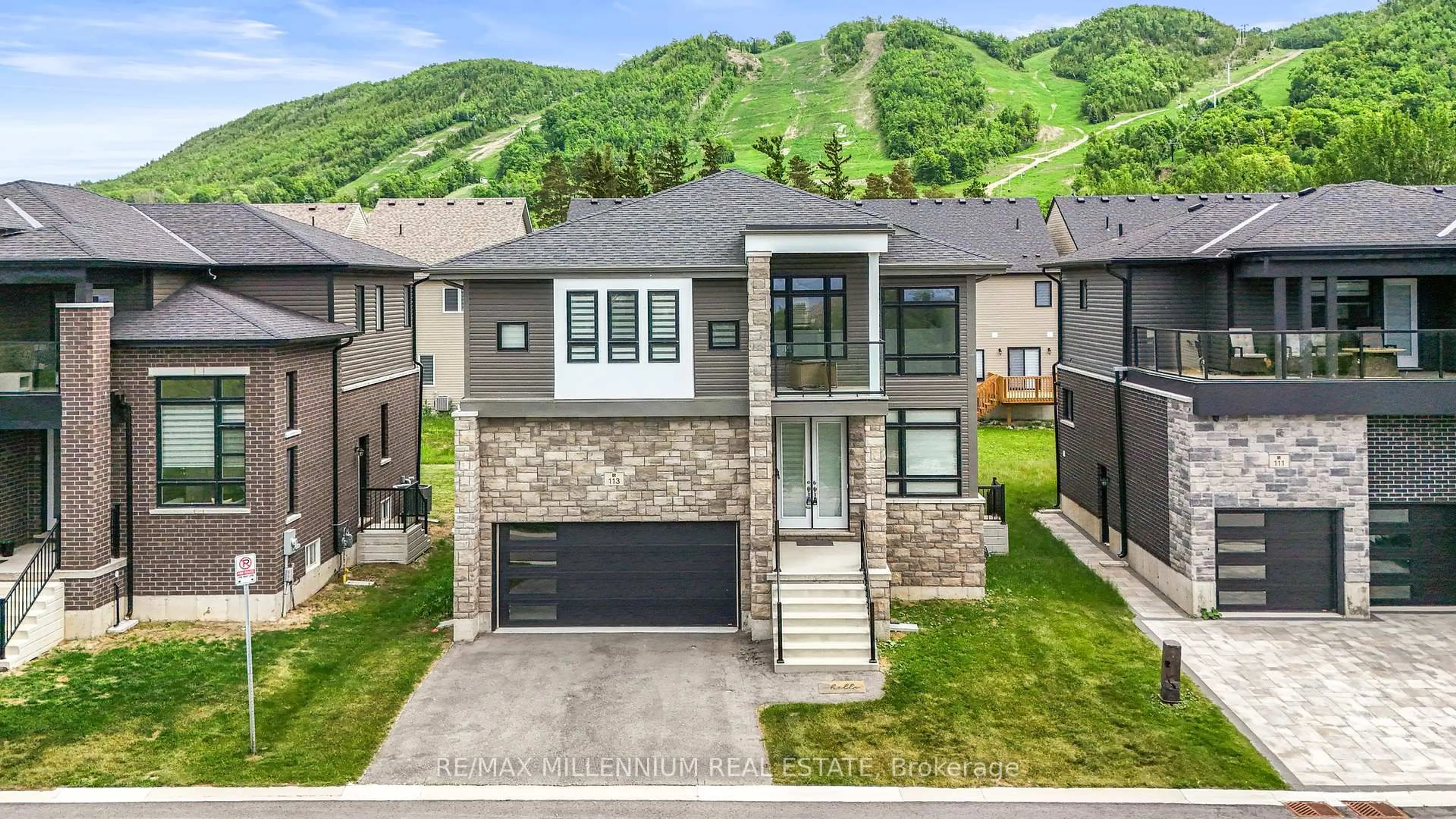 Home with brick exterior material, mountain view for 113 Sebastian St, Blue Mountains Ontario N0H 1J0